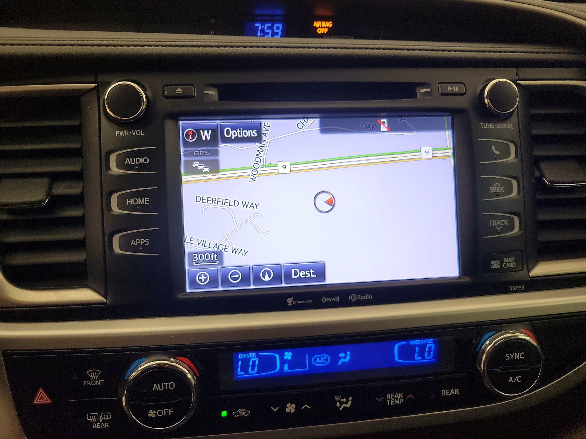 Thumbnail: 2016 Toyota Highlander - 14
