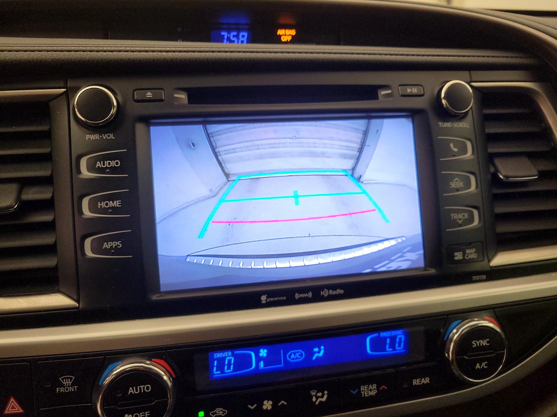 Thumbnail: 2016 Toyota Highlander - 15