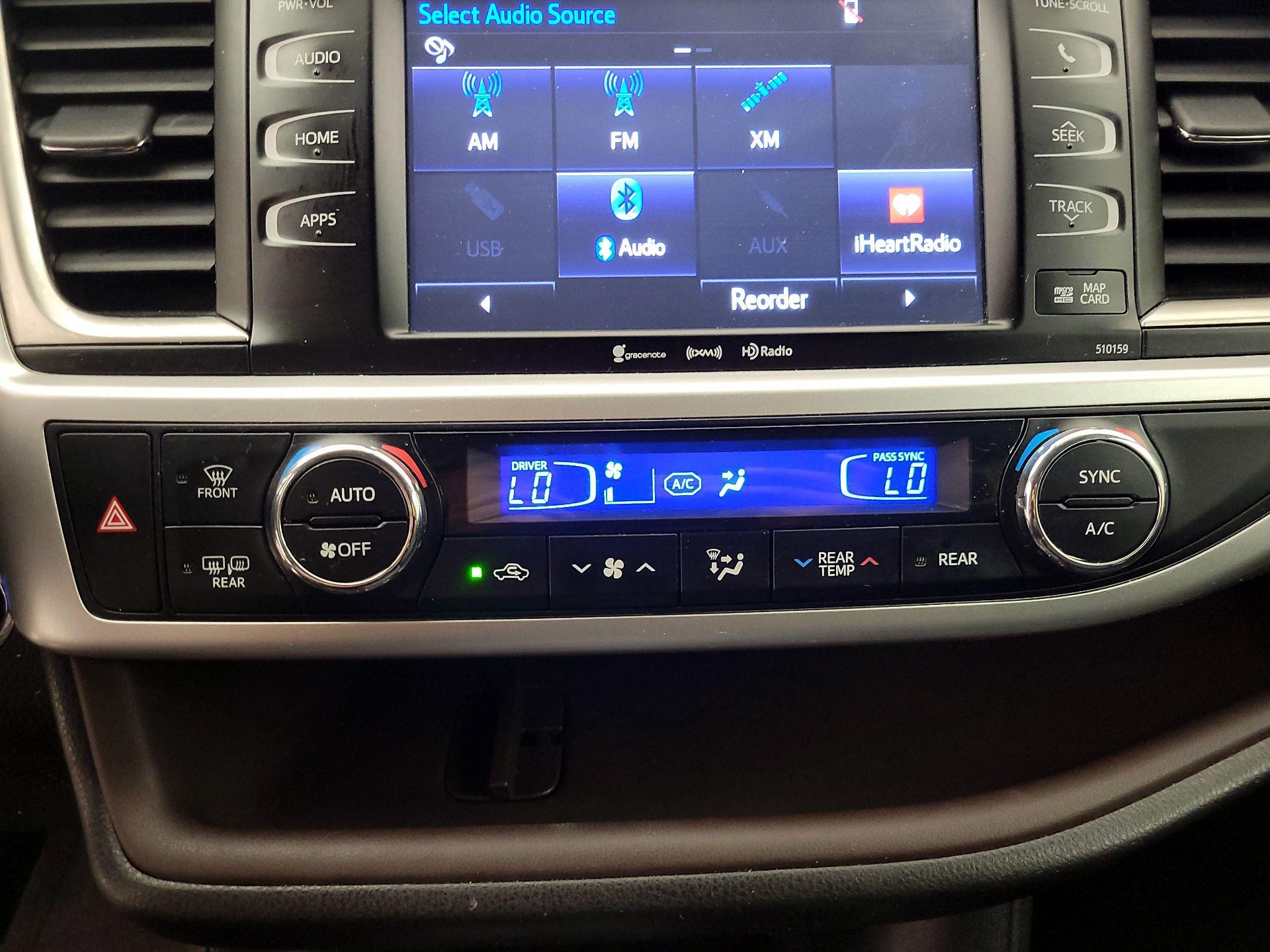 Thumbnail: 2016 Toyota Highlander - 17