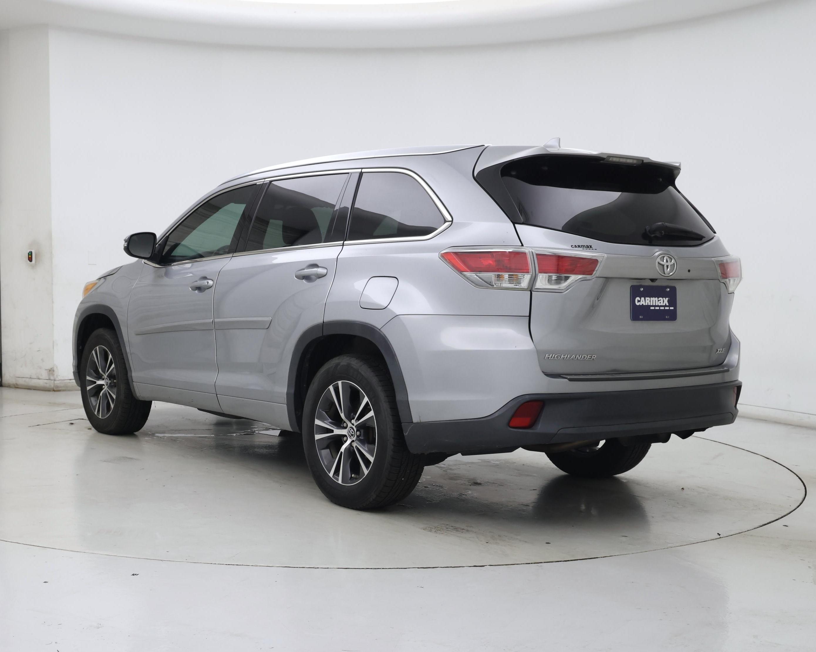 Thumbnail: 2016 Toyota Highlander - 2