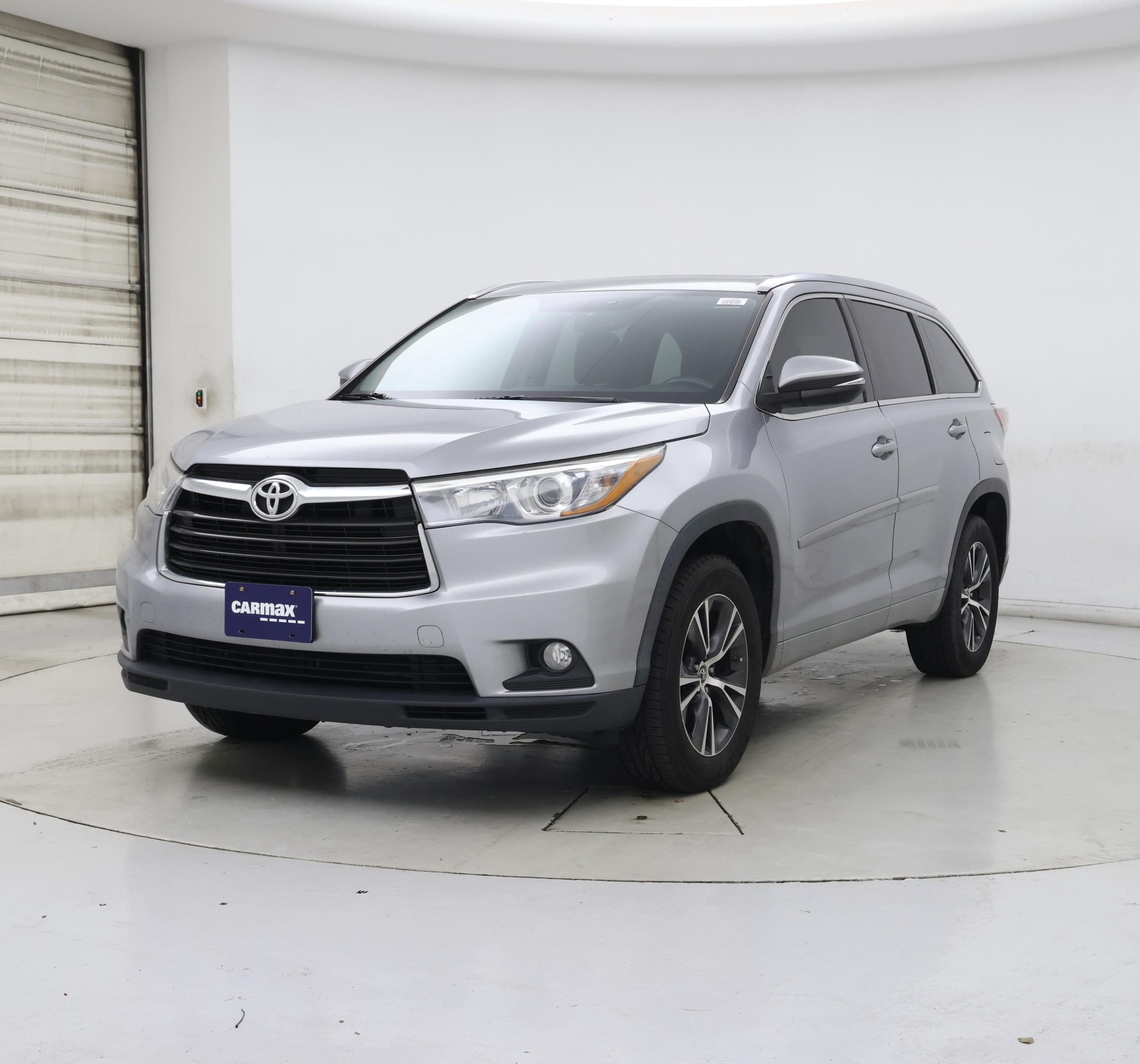 Thumbnail: 2016 Toyota Highlander - 4