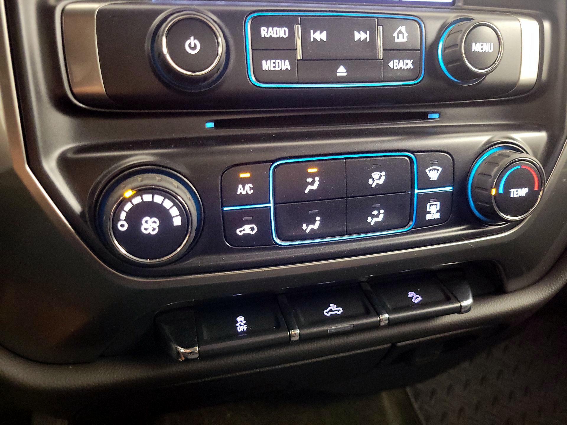 Thumbnail: 2015 Chevrolet Silverado 1500 - 16