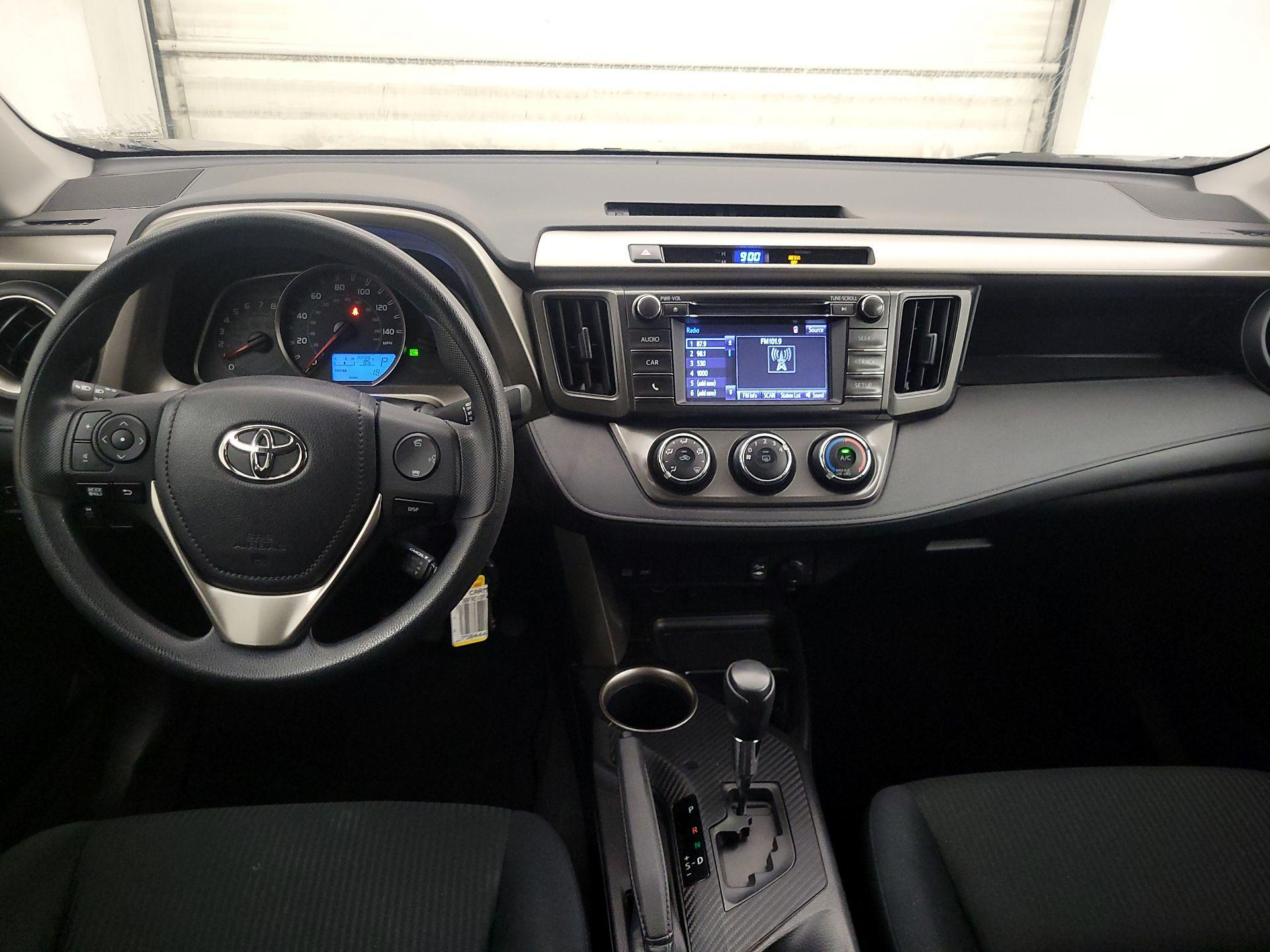 Thumbnail: 2015 Toyota RAV4 - 9