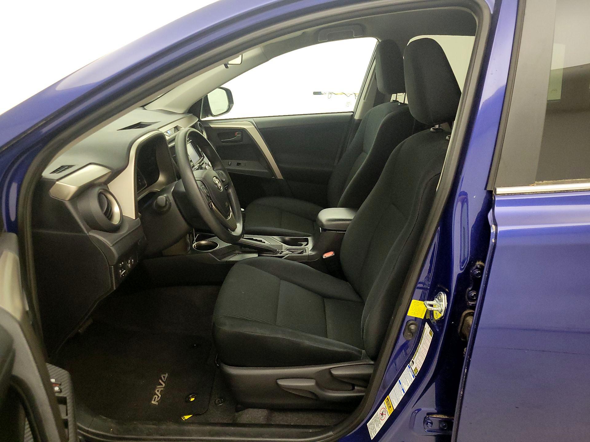 Thumbnail: 2015 Toyota RAV4 - 11