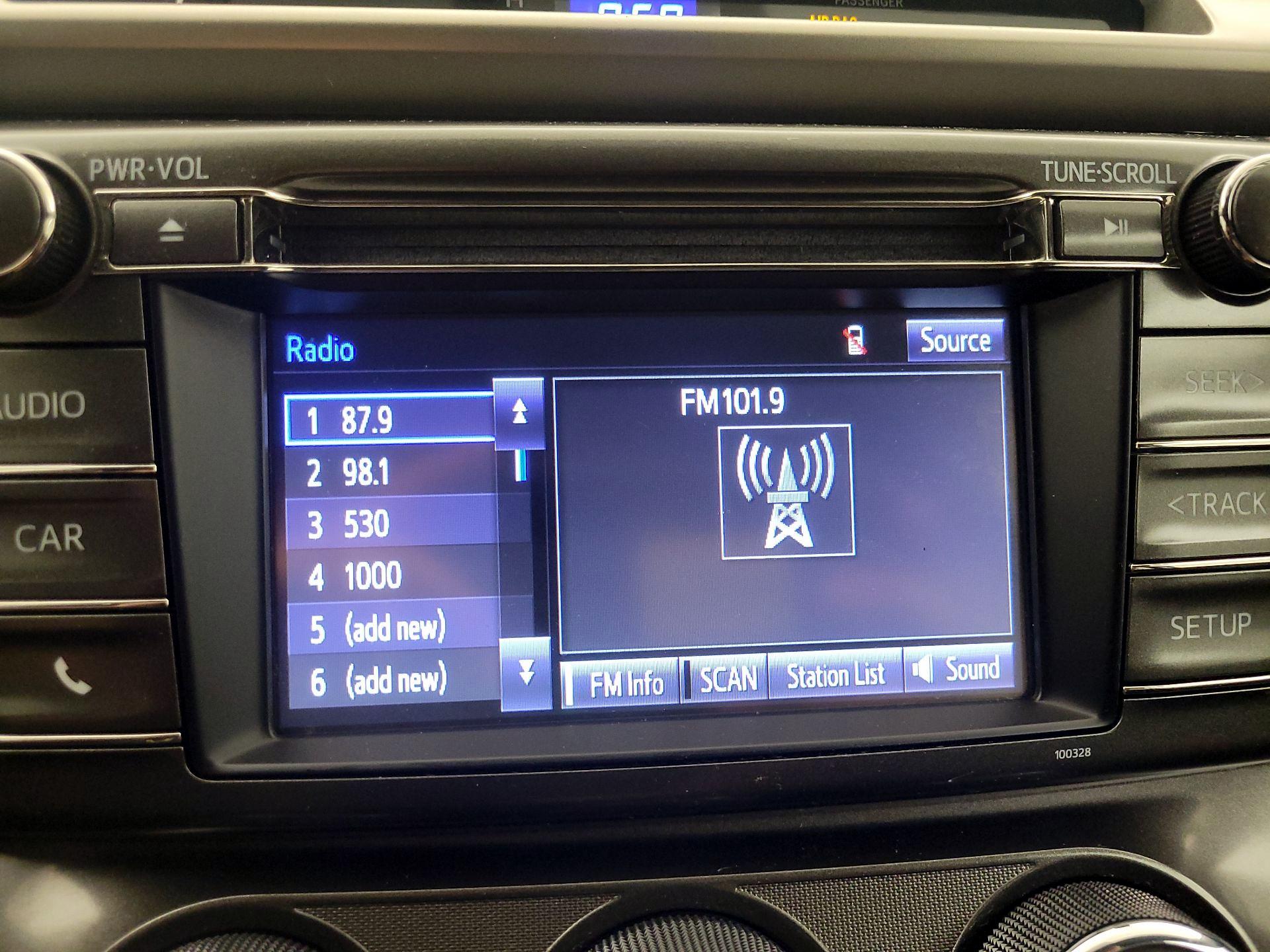 Thumbnail: 2015 Toyota RAV4 - 15