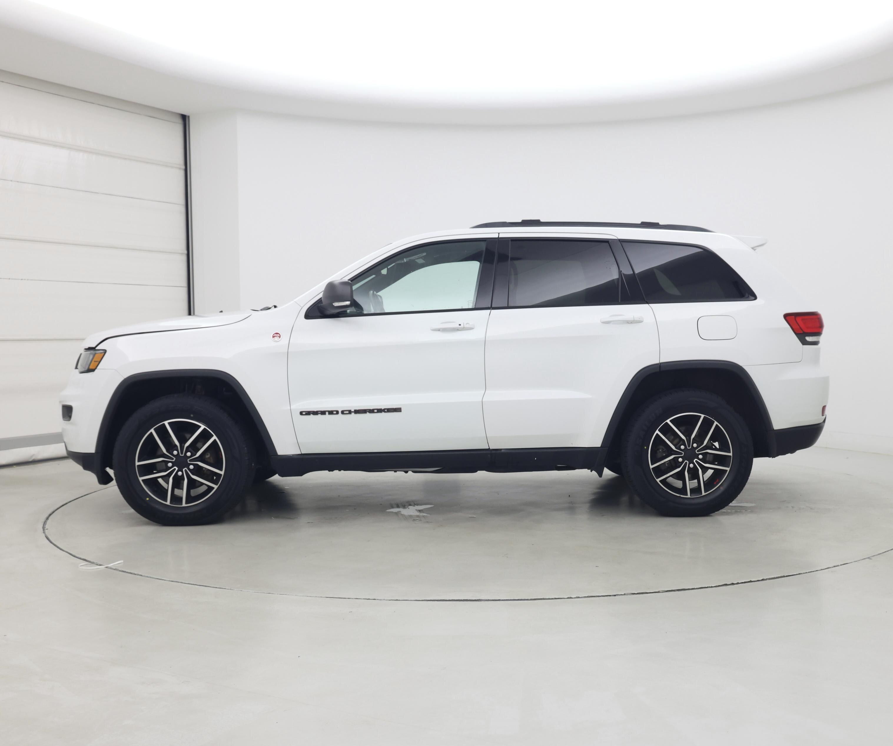 Thumbnail: 2020 Jeep Grand Cherokee - 3