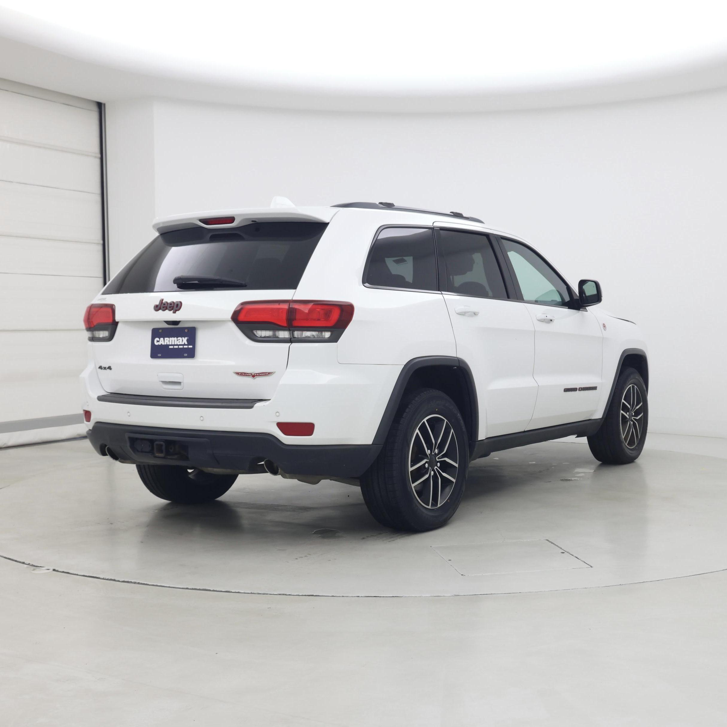 Thumbnail: 2020 Jeep Grand Cherokee - 8