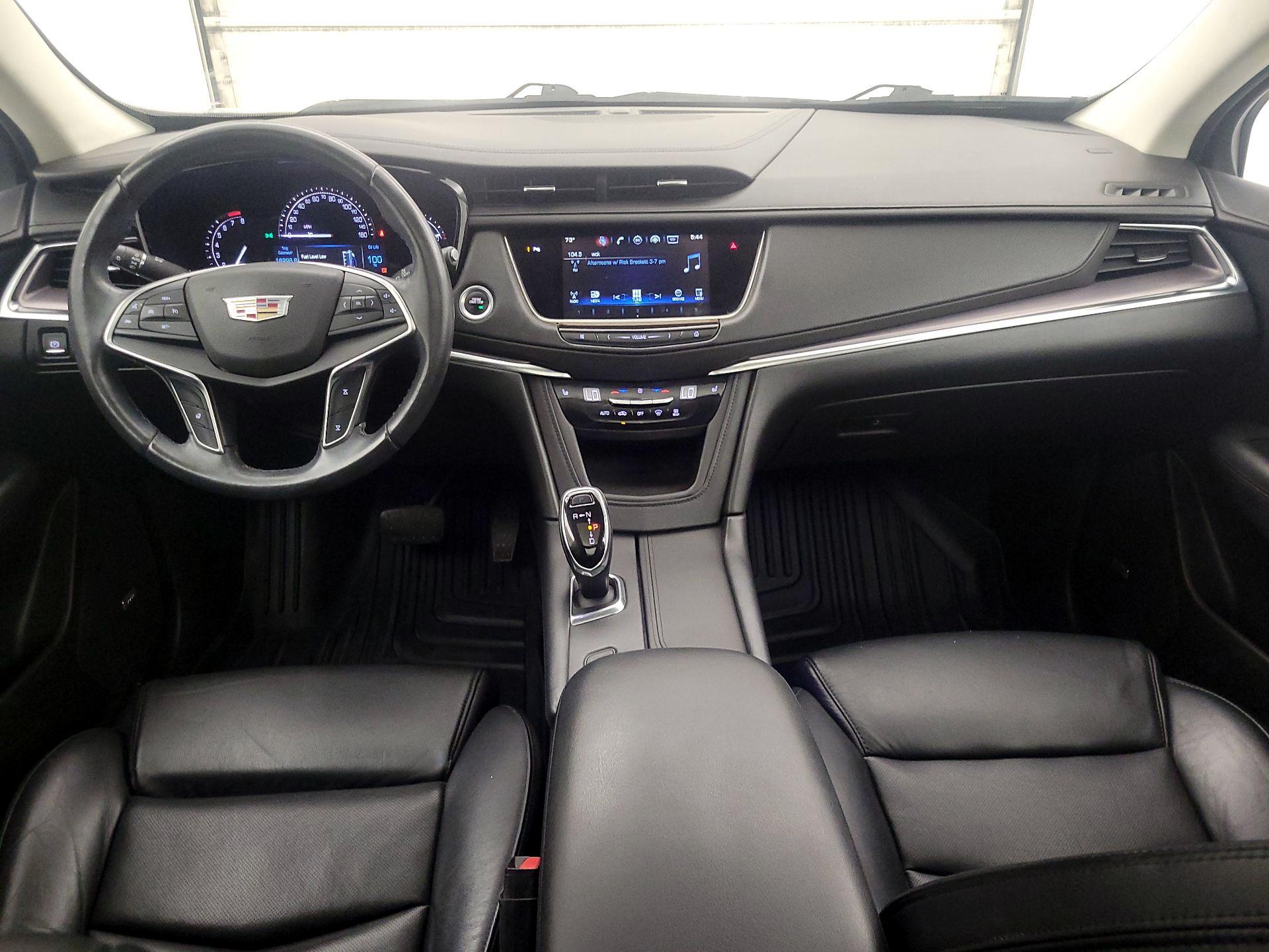 Thumbnail: 2017 Cadillac XT5 - 9