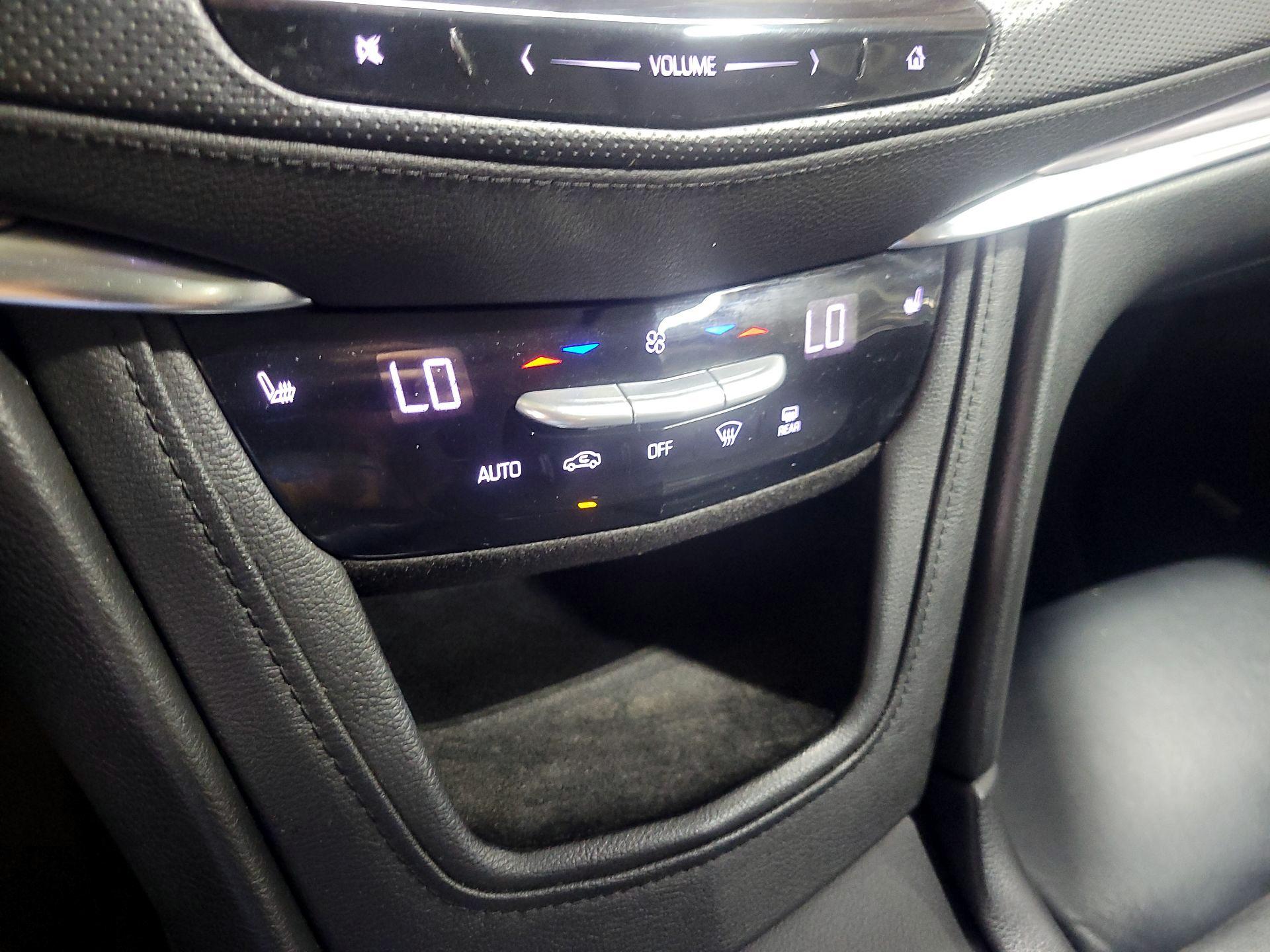 Thumbnail: 2017 Cadillac XT5 - 16