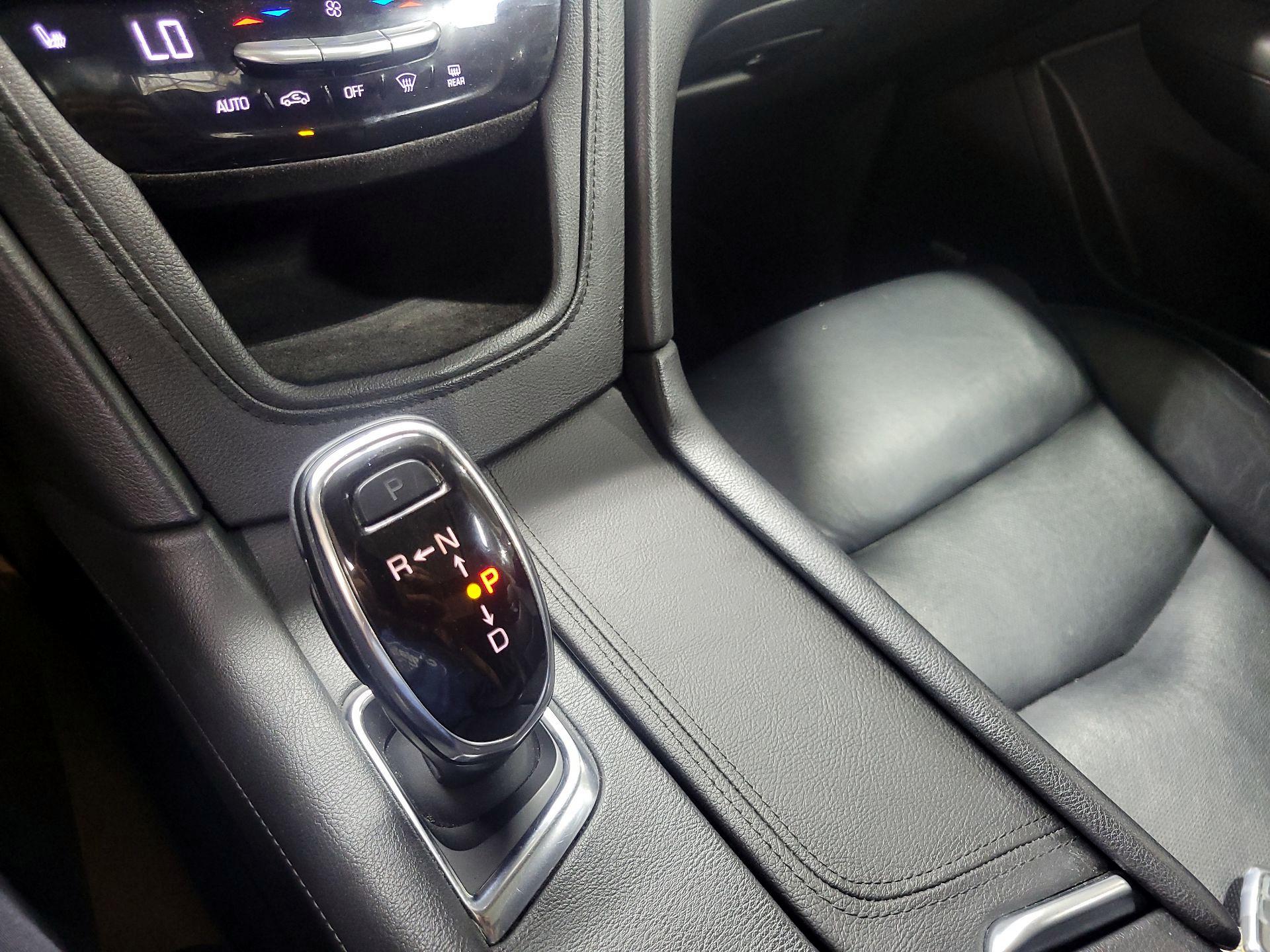 Thumbnail: 2017 Cadillac XT5 - 17