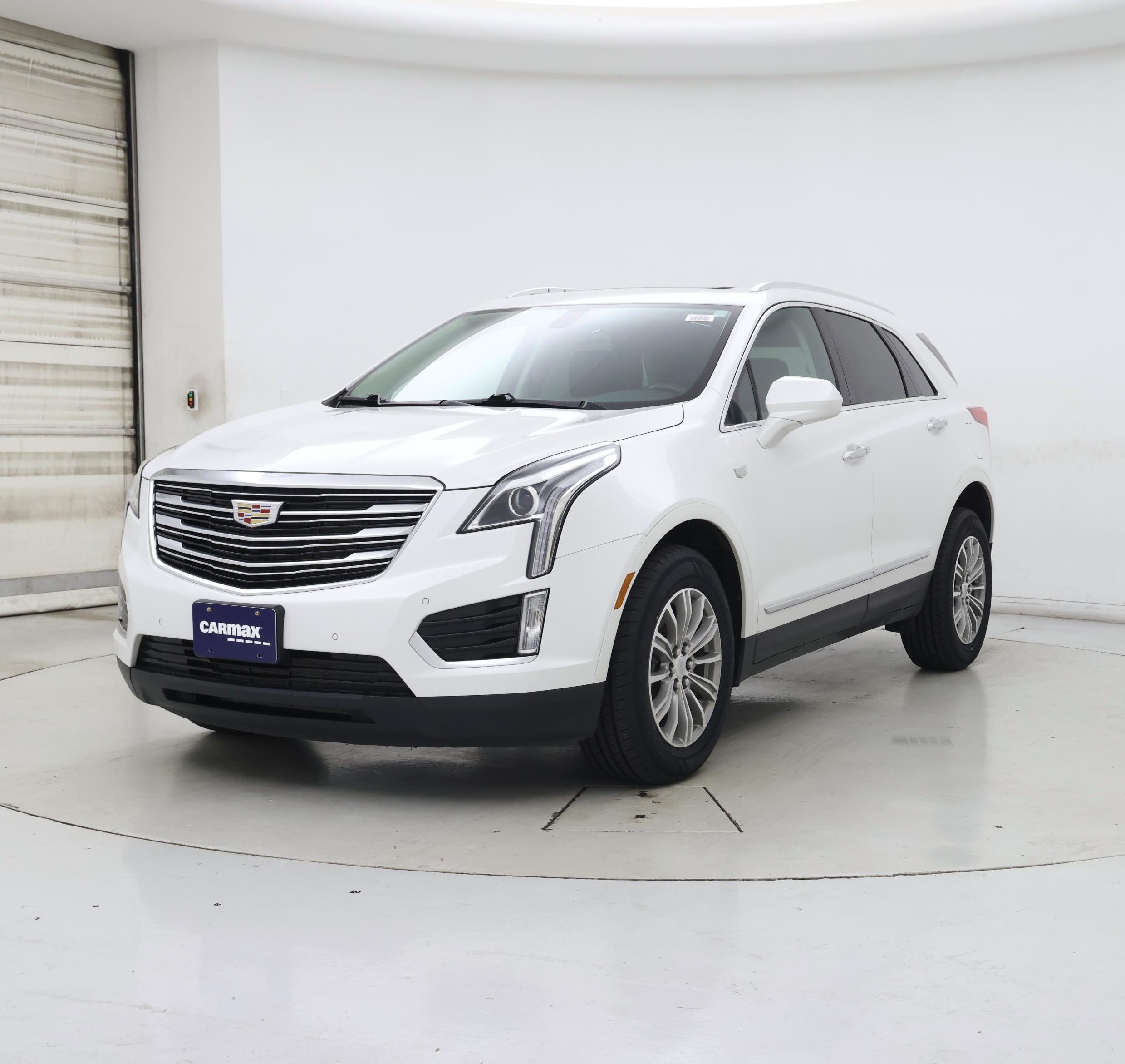 Thumbnail: 2017 Cadillac XT5 - 4