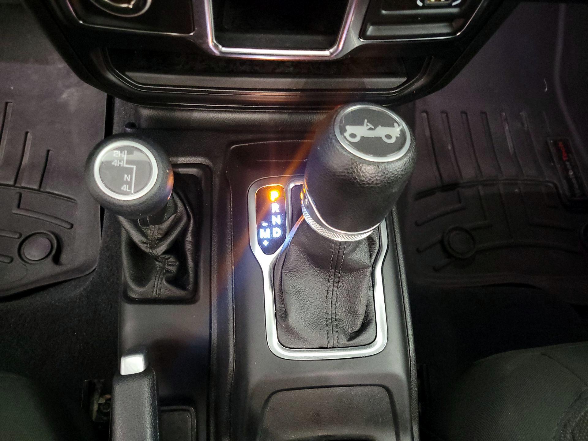 Thumbnail: 2019 Jeep Wrangler - 17