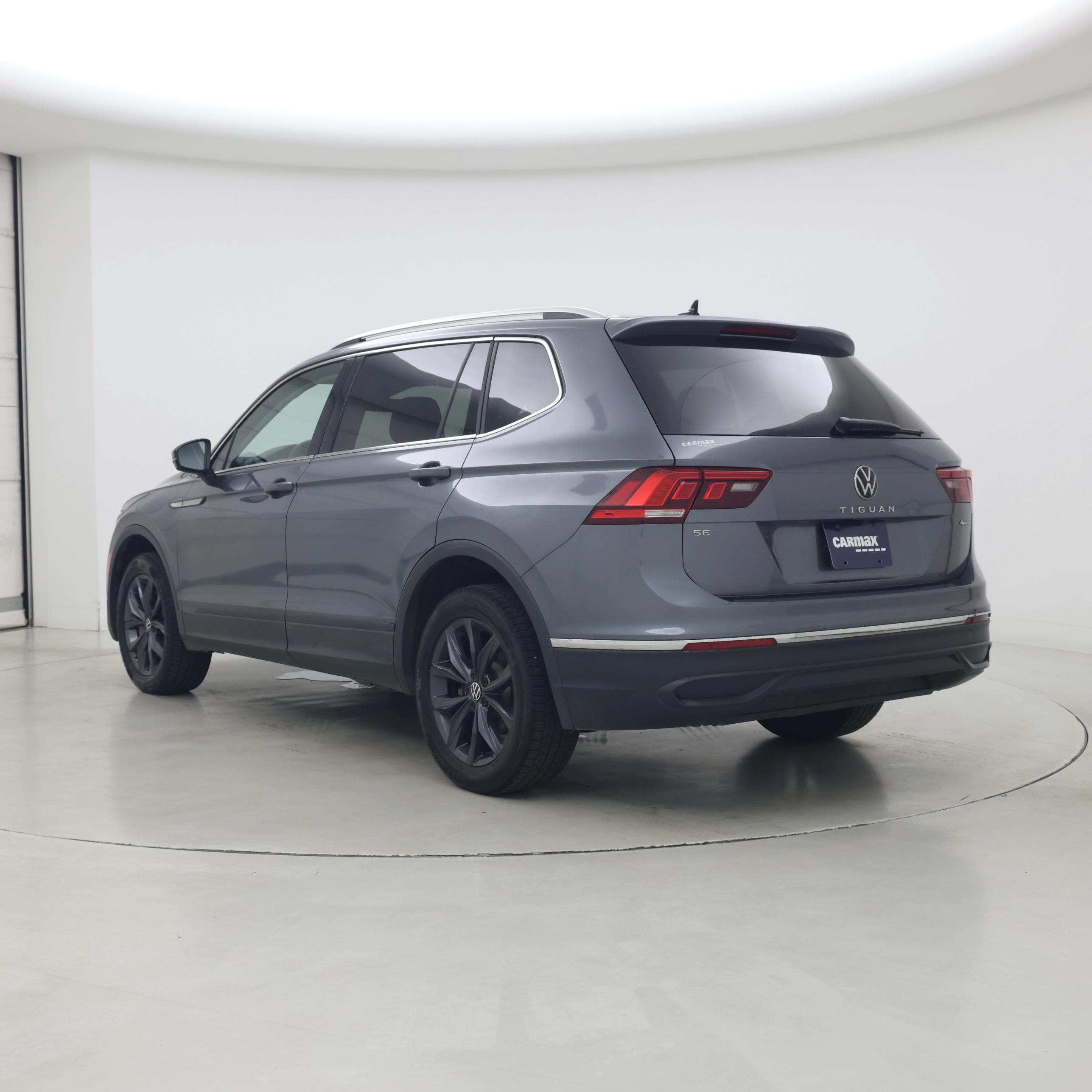 Thumbnail: 2022 Volkswagen Tiguan - 2