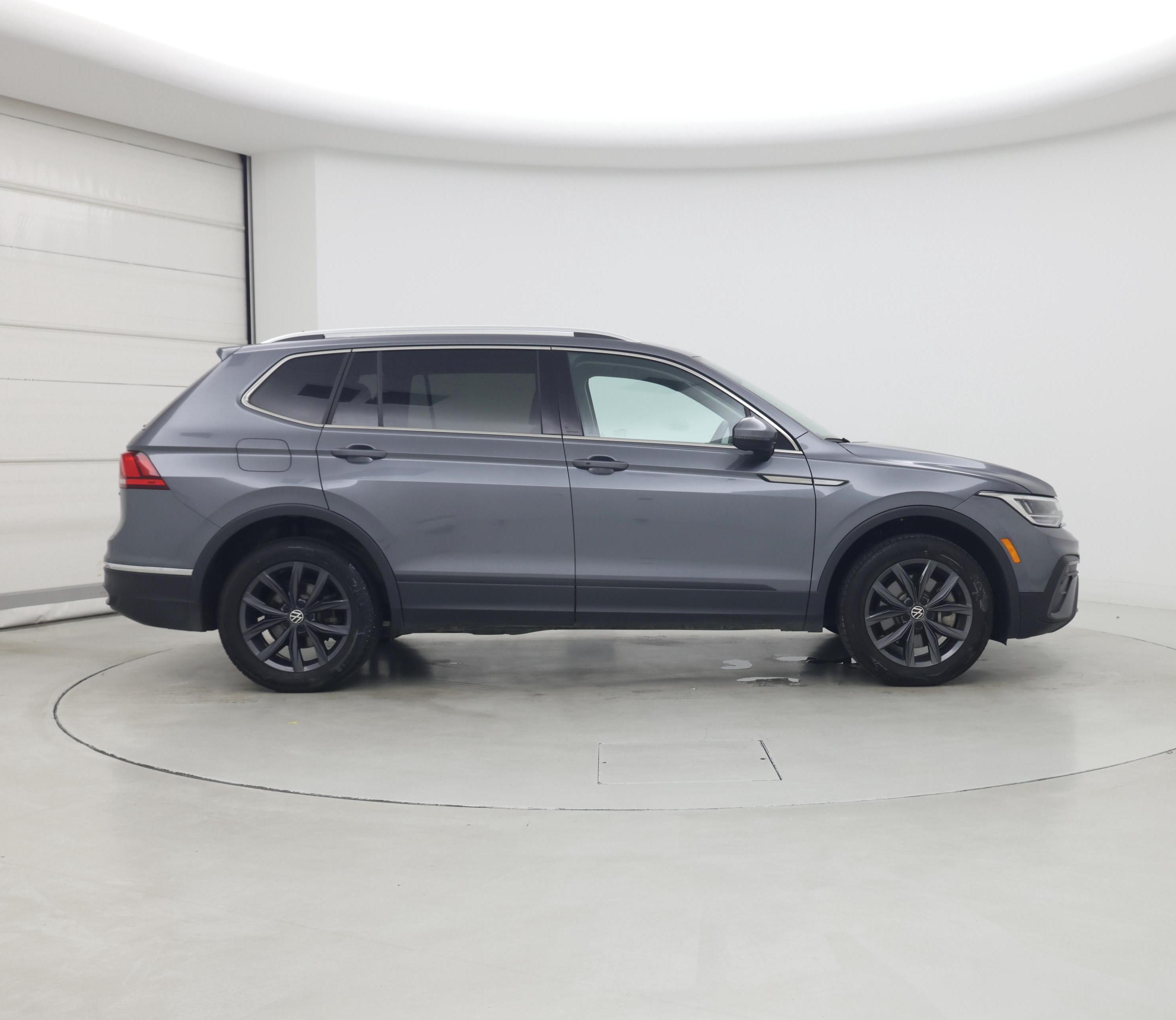 Thumbnail: 2022 Volkswagen Tiguan - 7