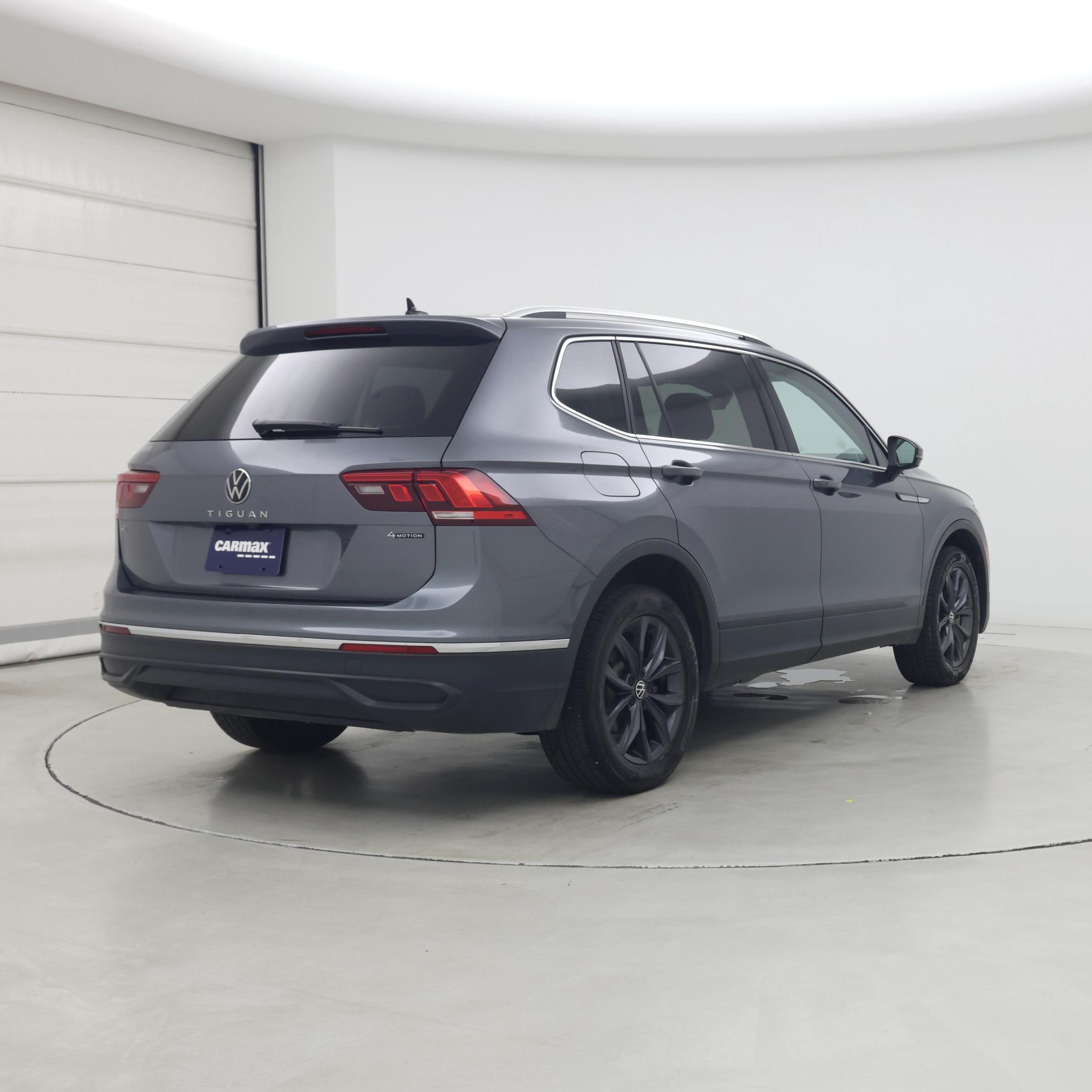 Thumbnail: 2022 Volkswagen Tiguan - 8
