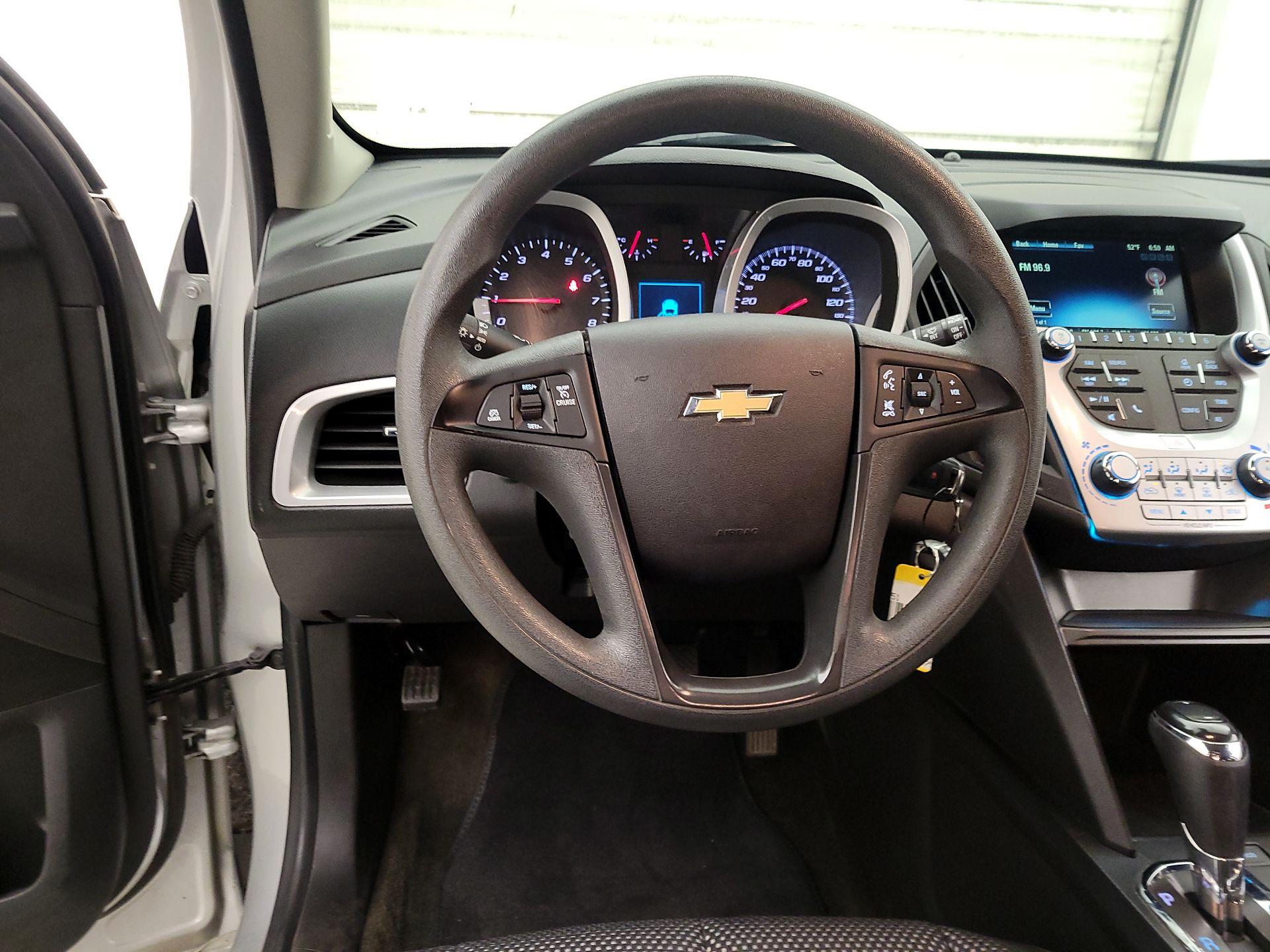 Thumbnail: 2017 Chevrolet Equinox - 10