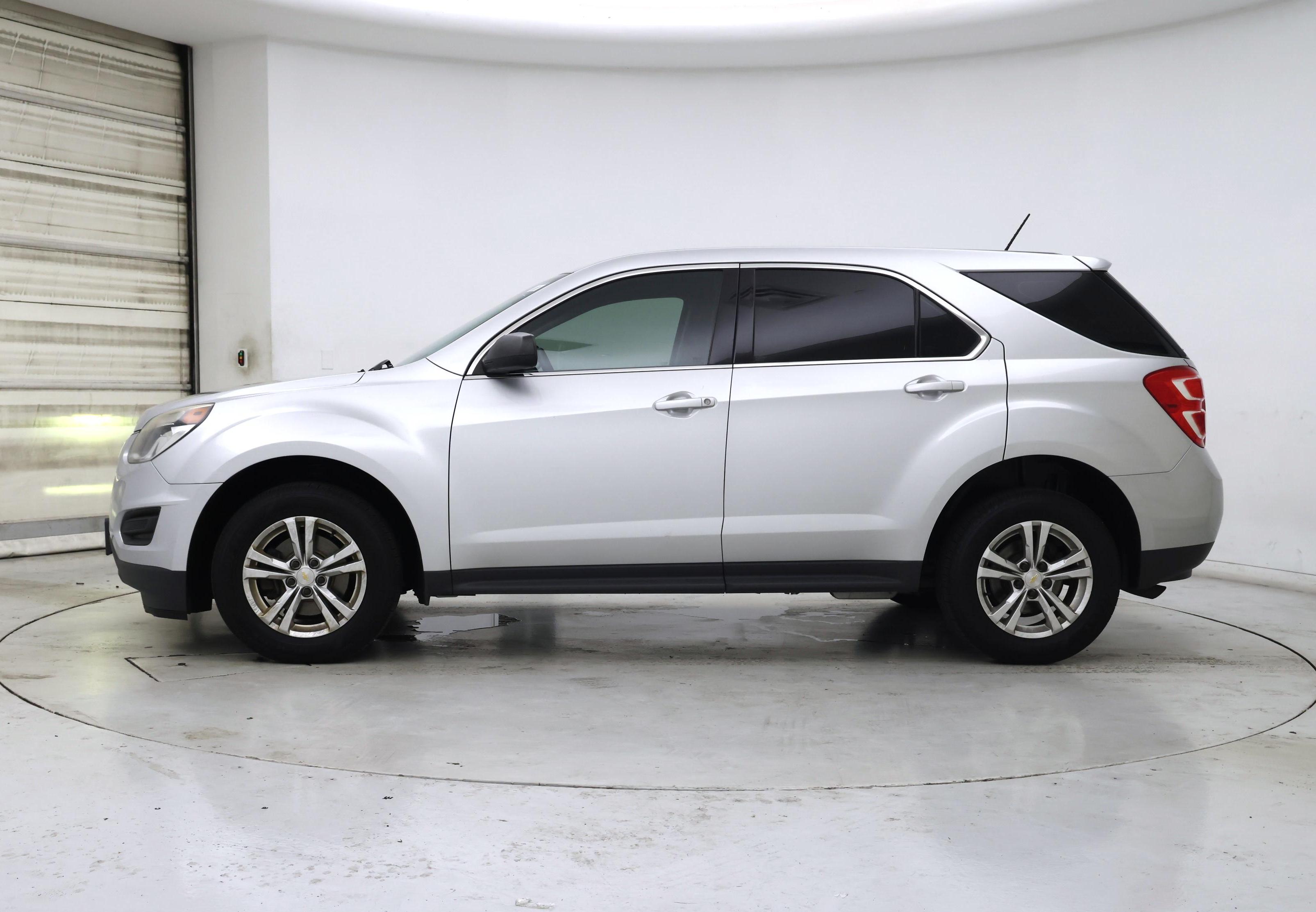 Thumbnail: 2017 Chevrolet Equinox - 3