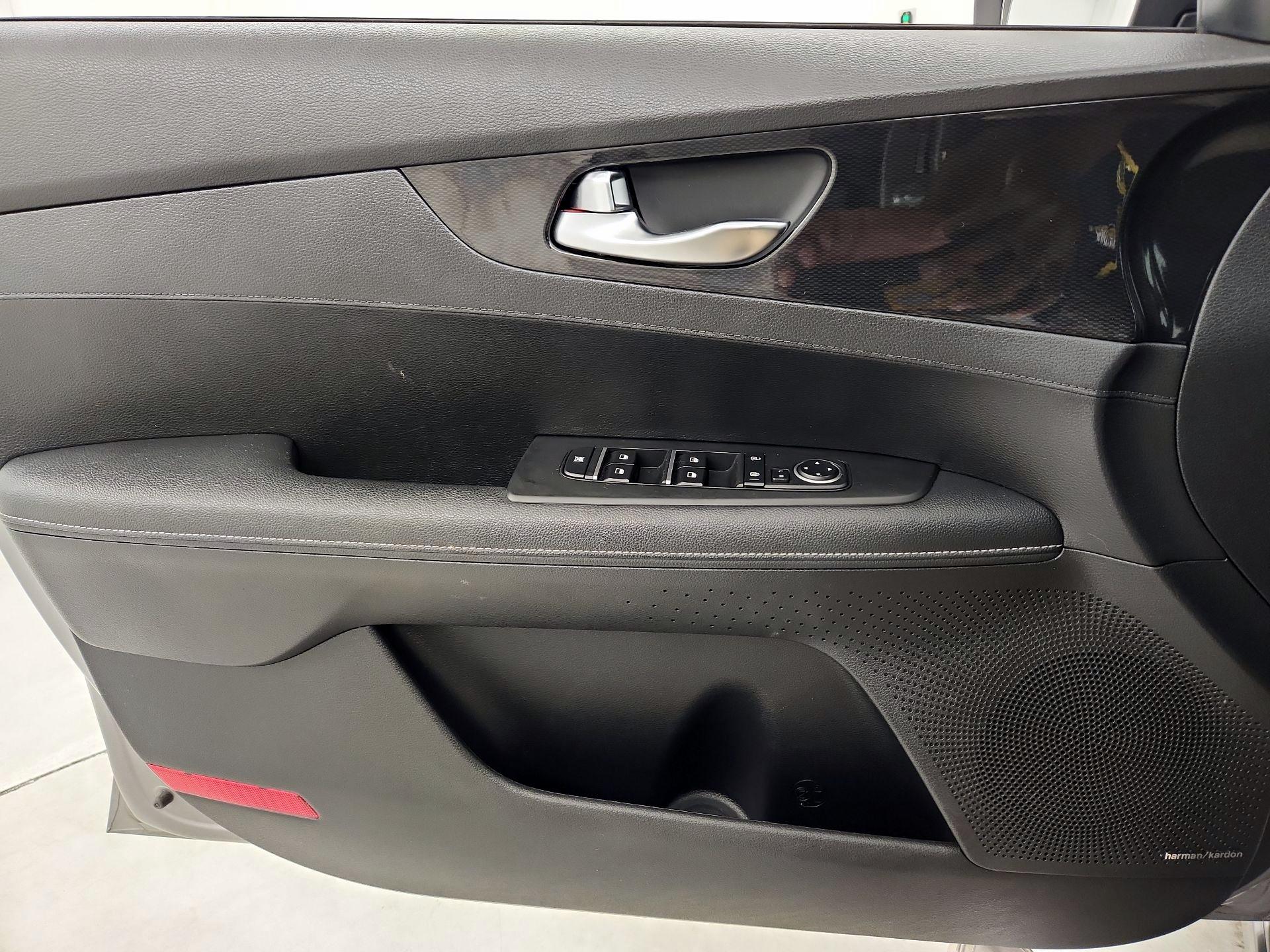 Thumbnail: 2023 Kia Forte - 12