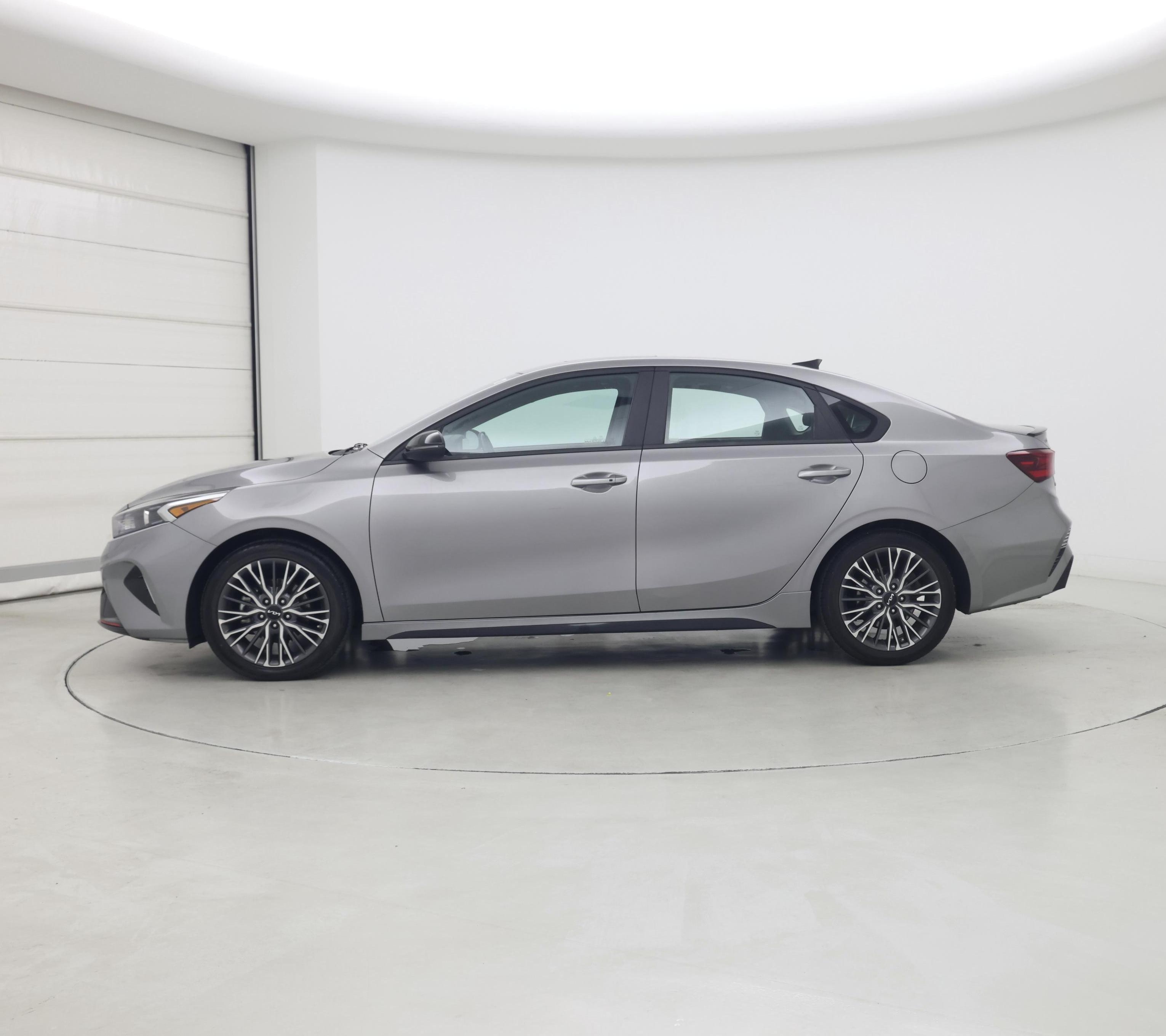 Thumbnail: 2023 Kia Forte - 3