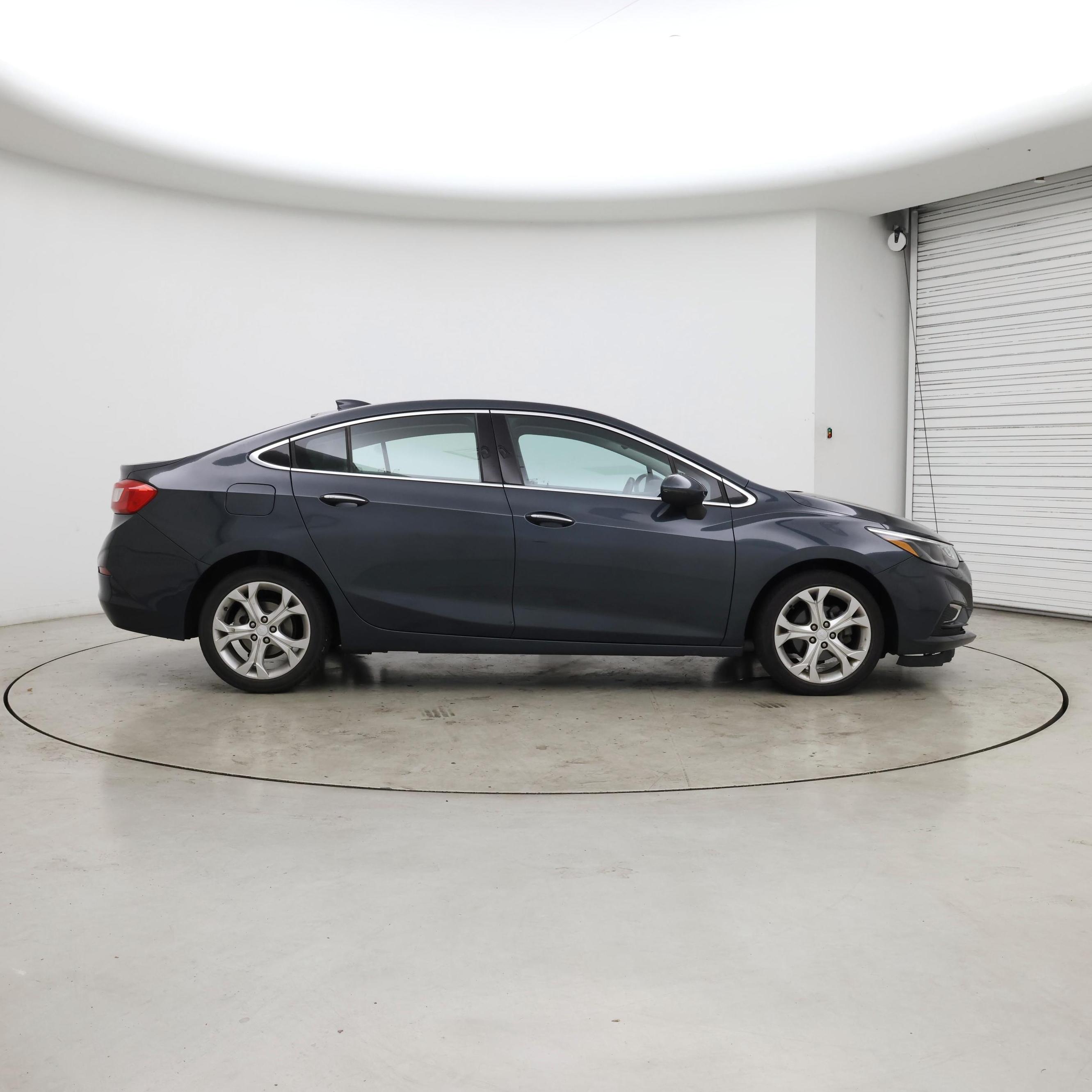Thumbnail: 2017 Chevrolet Cruze - 7