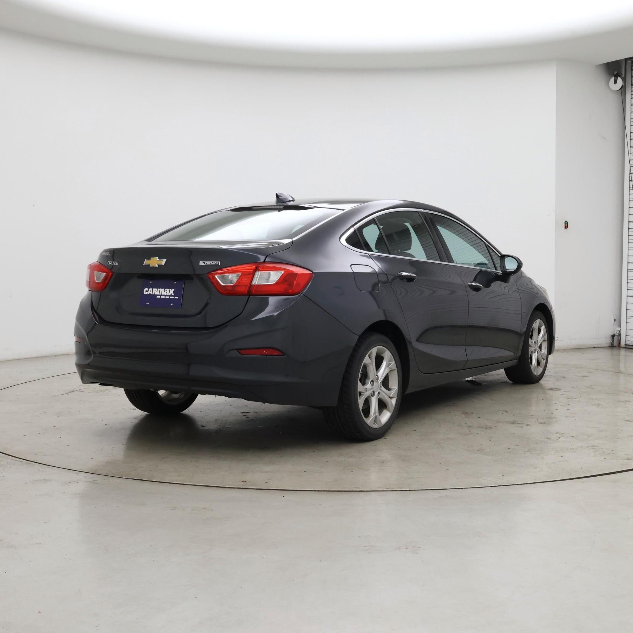 Thumbnail: 2017 Chevrolet Cruze - 8