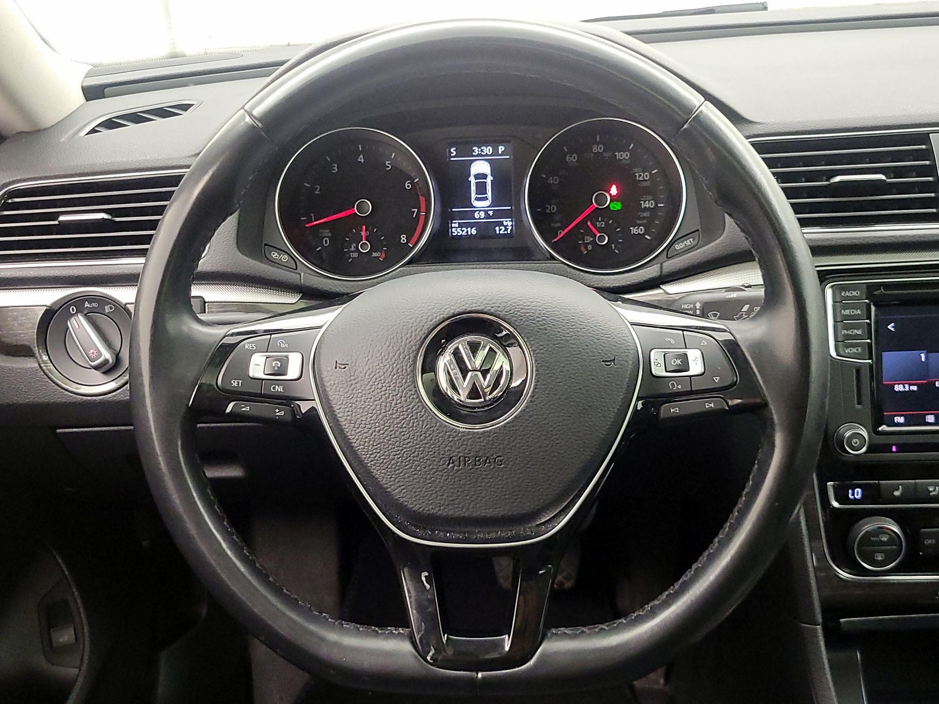 Thumbnail: 2018 Volkswagen Passat - 10