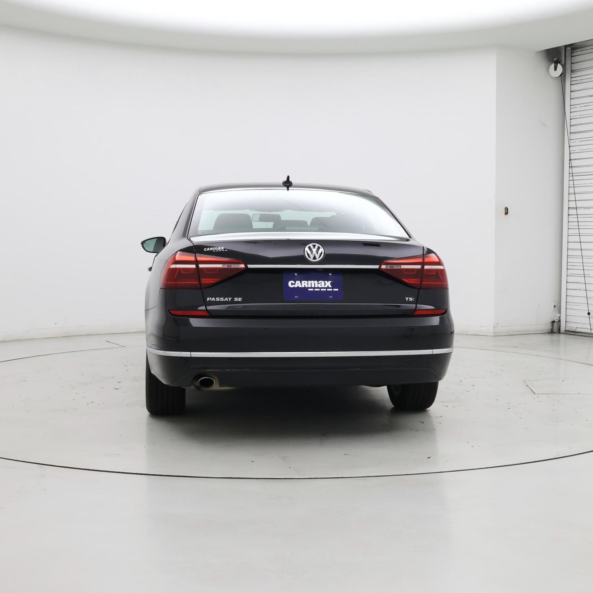 Thumbnail: 2018 Volkswagen Passat - 6