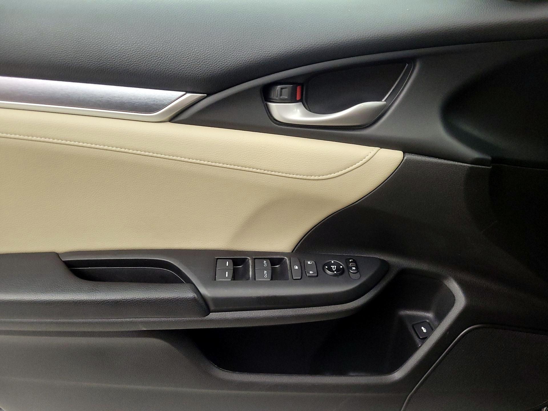 Thumbnail: 2017 Honda Civic - 12