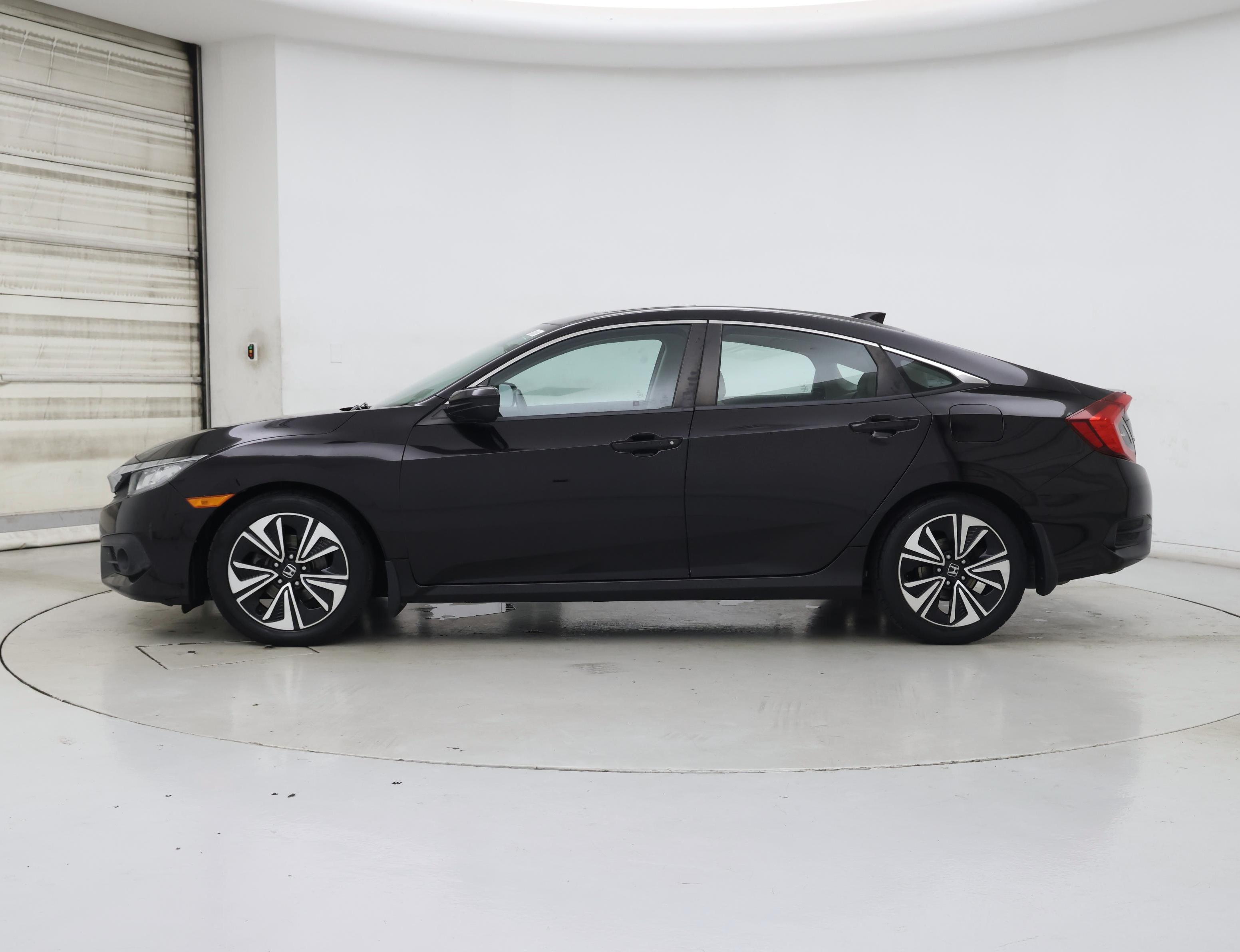Thumbnail: 2017 Honda Civic - 3