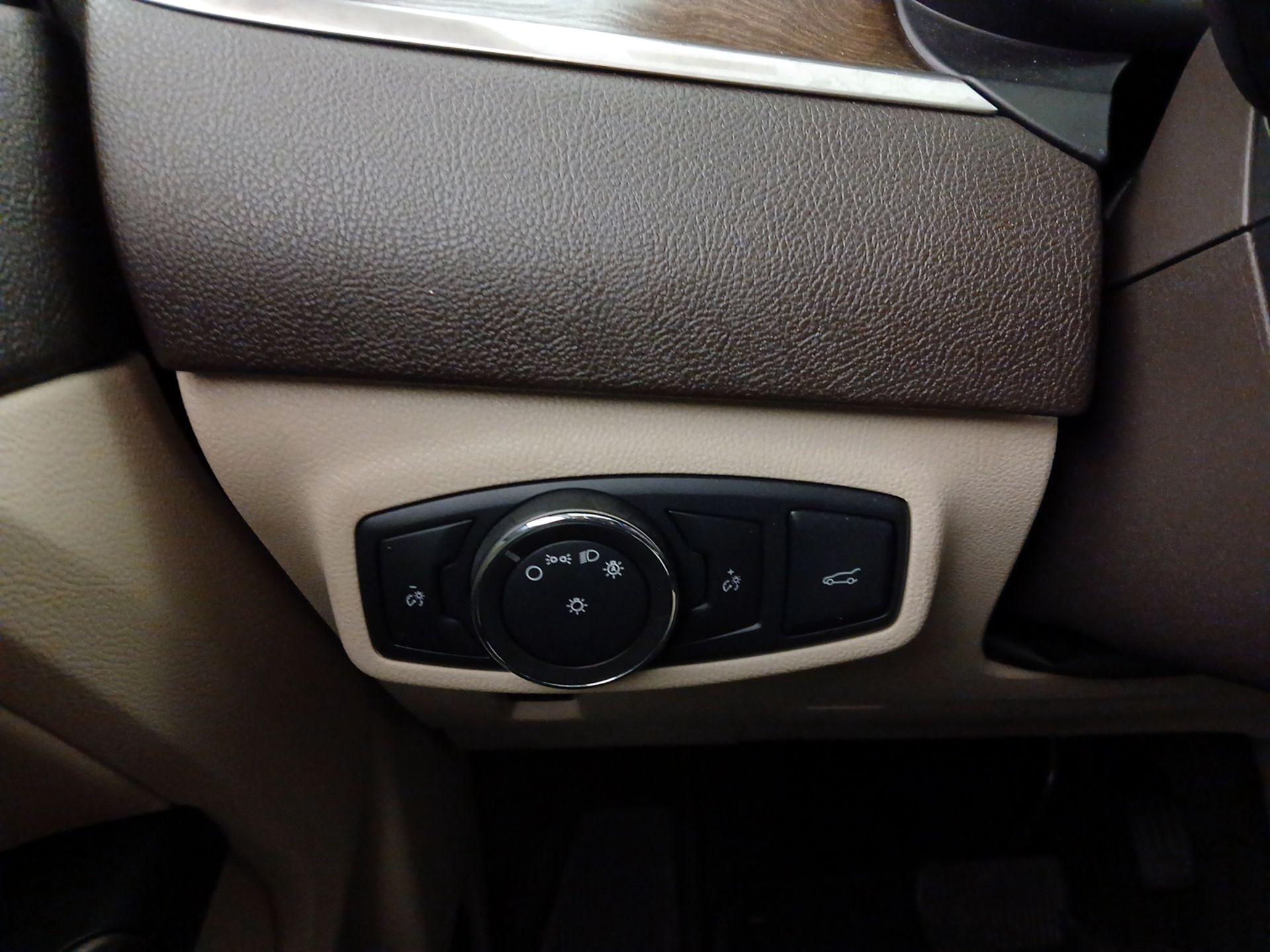 Thumbnail: 2017 Lincoln MKC - 13