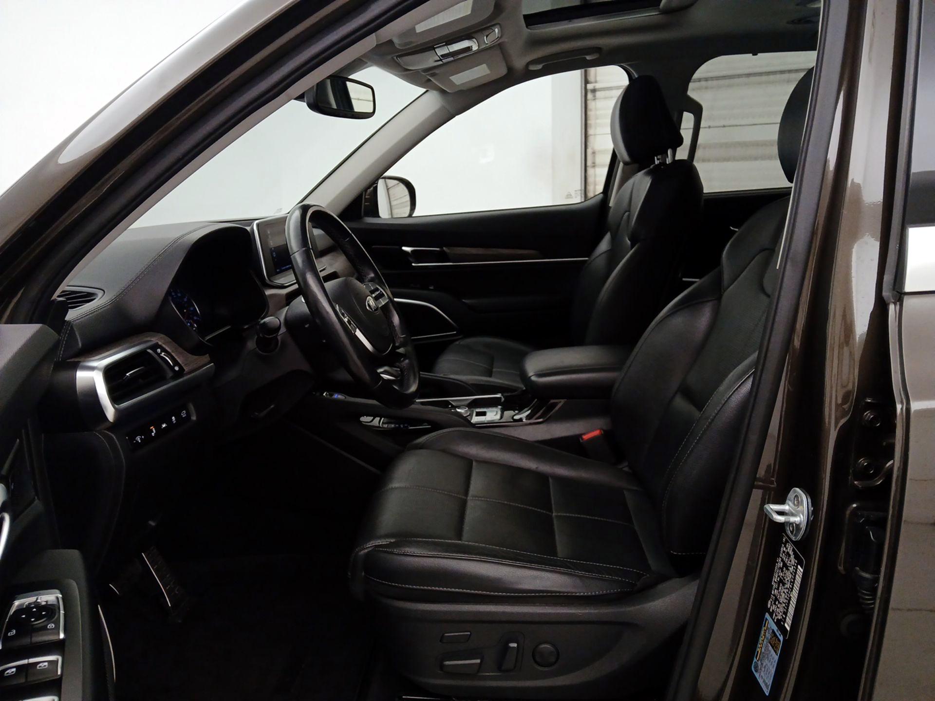 Thumbnail: 2020 Kia Telluride - 11