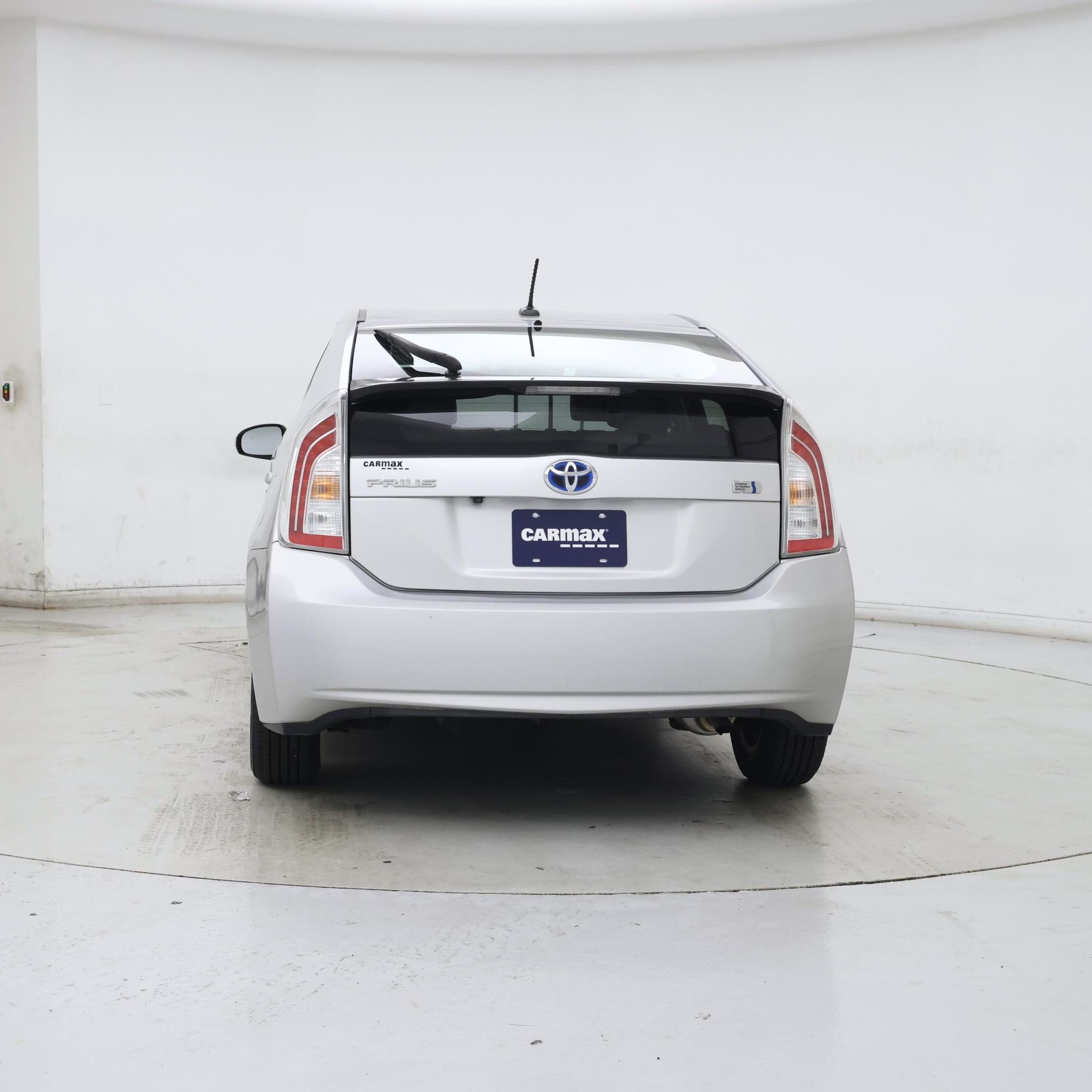 Thumbnail: 2015 Toyota Prius - 6