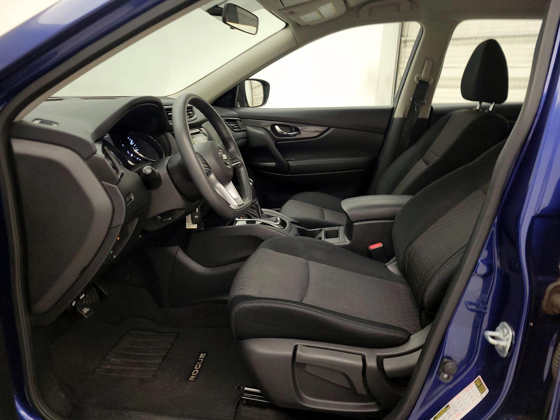 Thumbnail: 2017 Nissan Rogue - 11