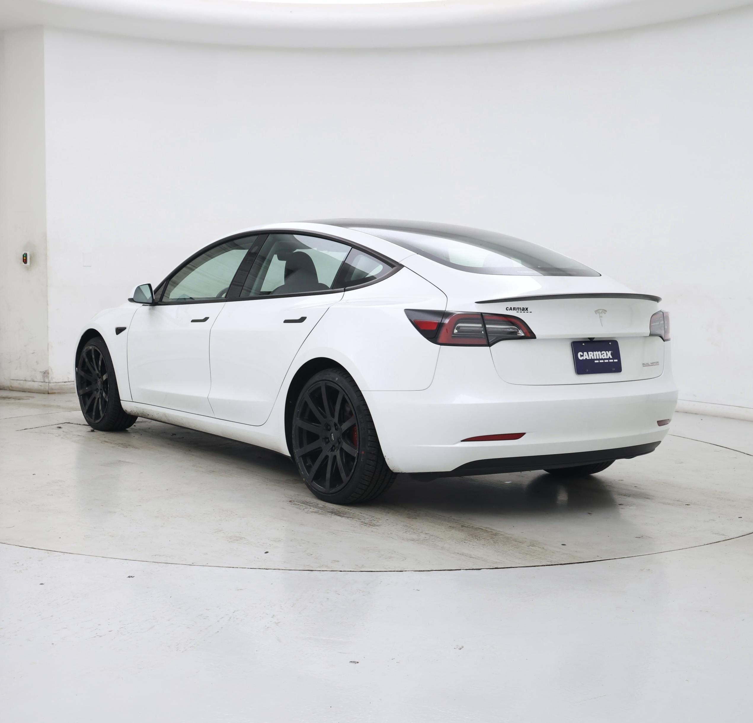 Thumbnail: 2023 Tesla Model 3 - 2