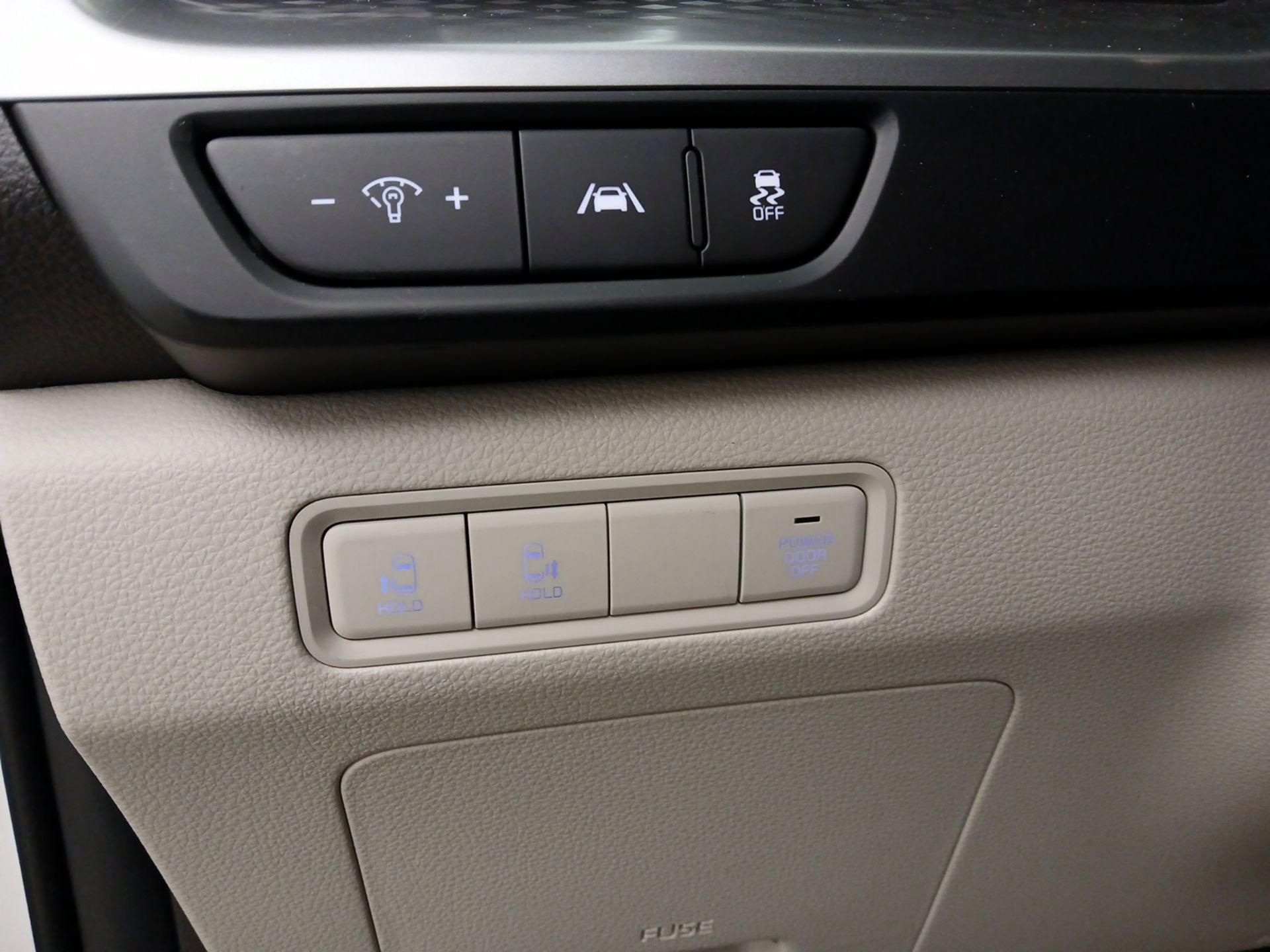Thumbnail: 2024 Kia Carnival - 13