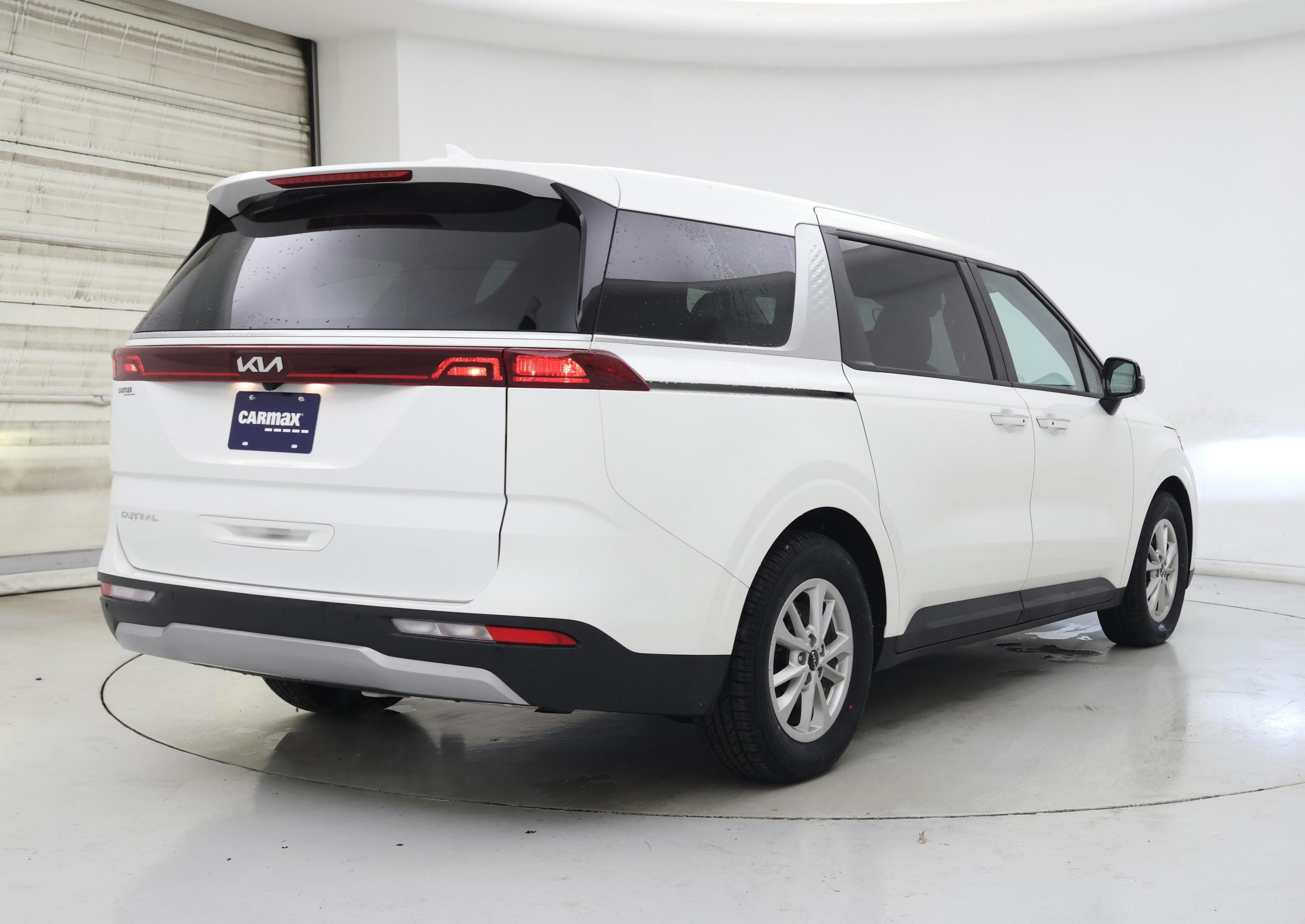 Thumbnail: 2024 Kia Carnival - 8