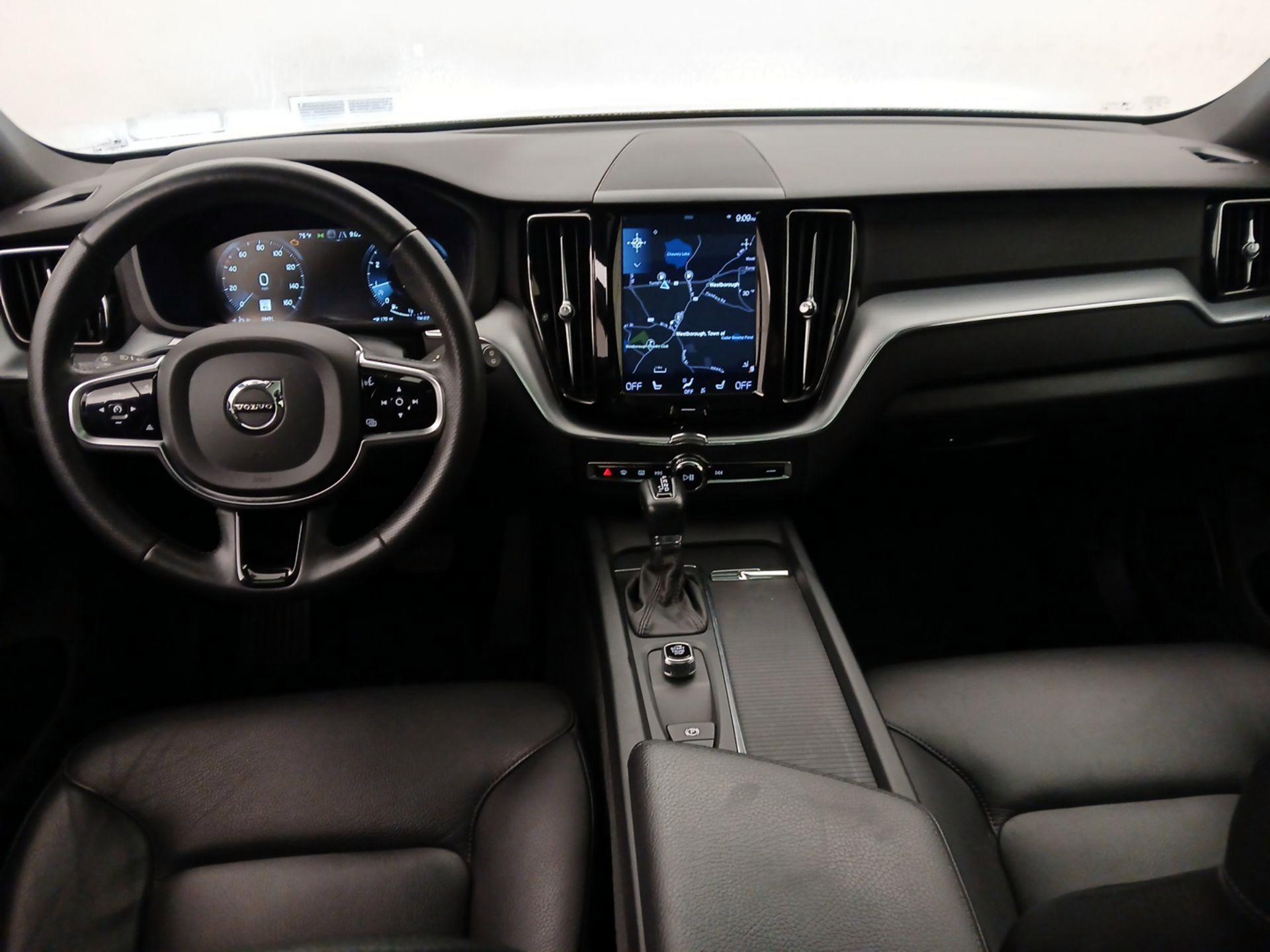 Thumbnail: 2018 Volvo XC60 - 9