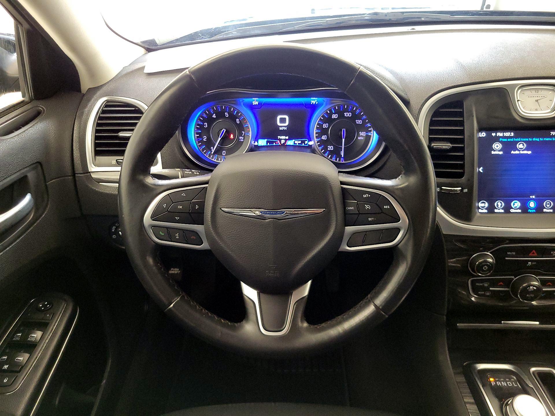 Thumbnail: 2019 Chrysler 300 - 10