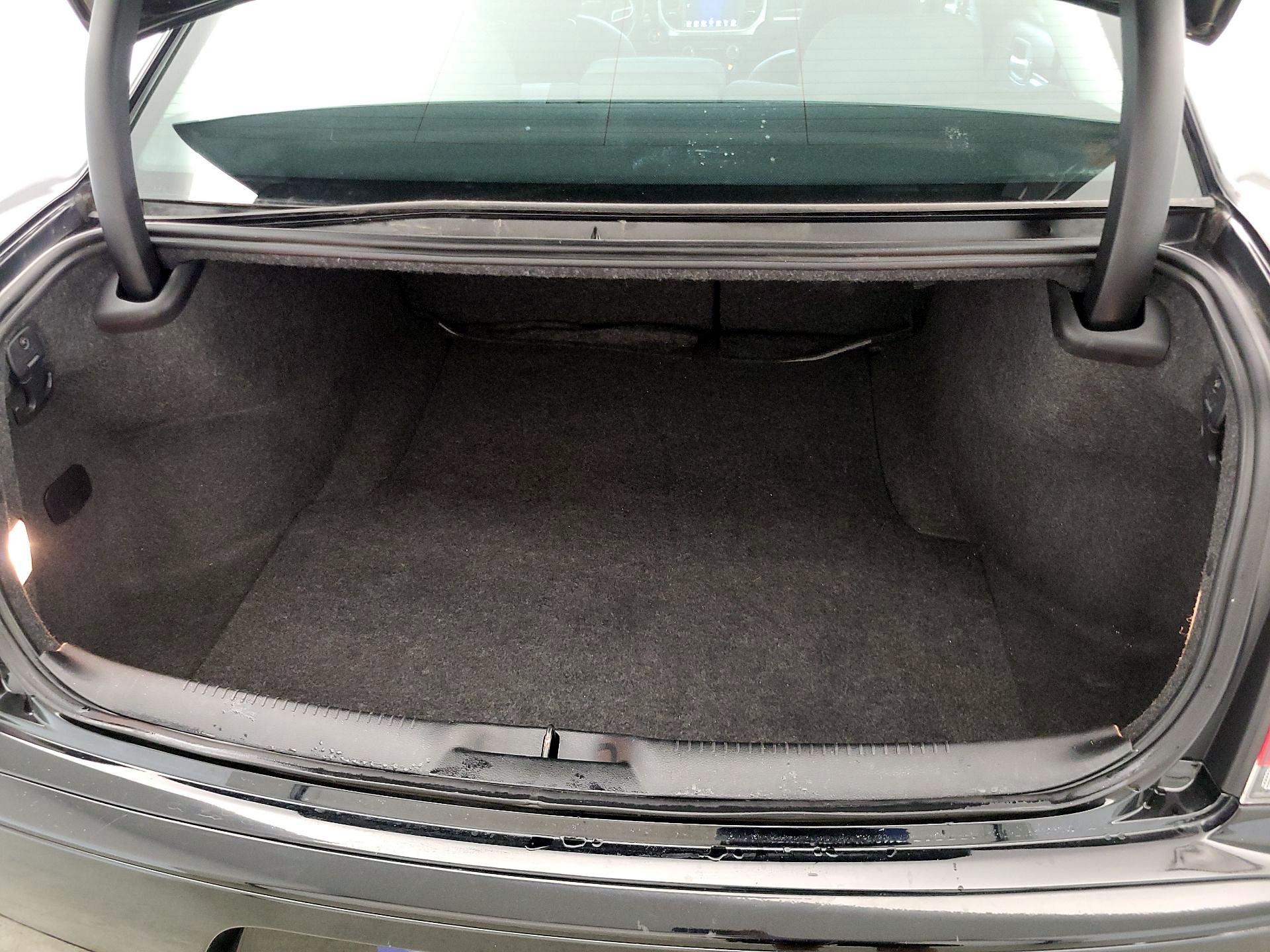 Thumbnail: 2019 Chrysler 300 - 20