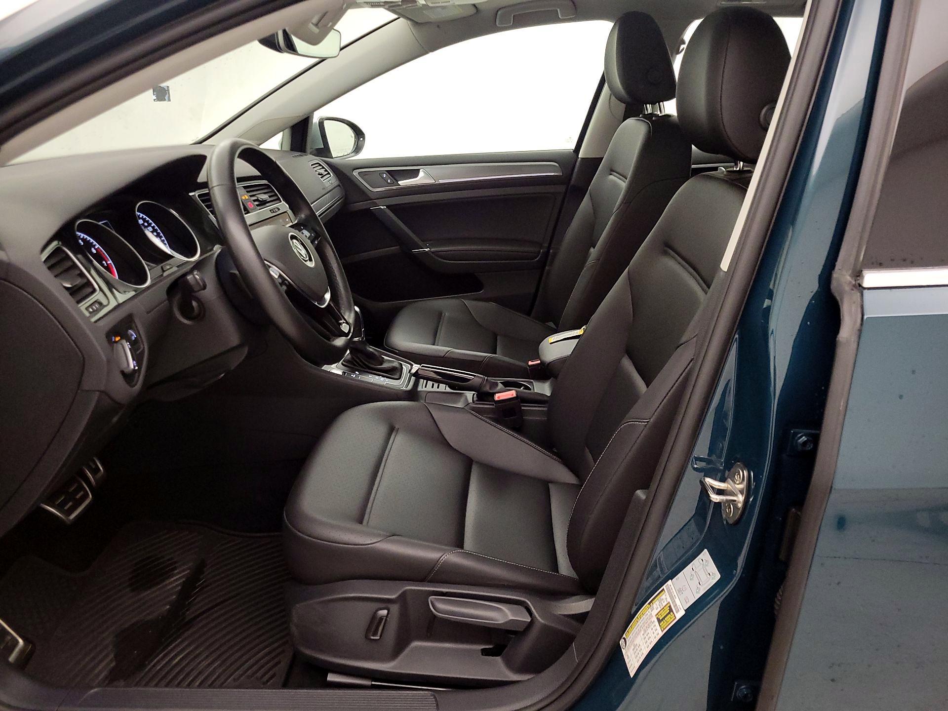 Thumbnail: 2019 Volkswagen Golf - 11