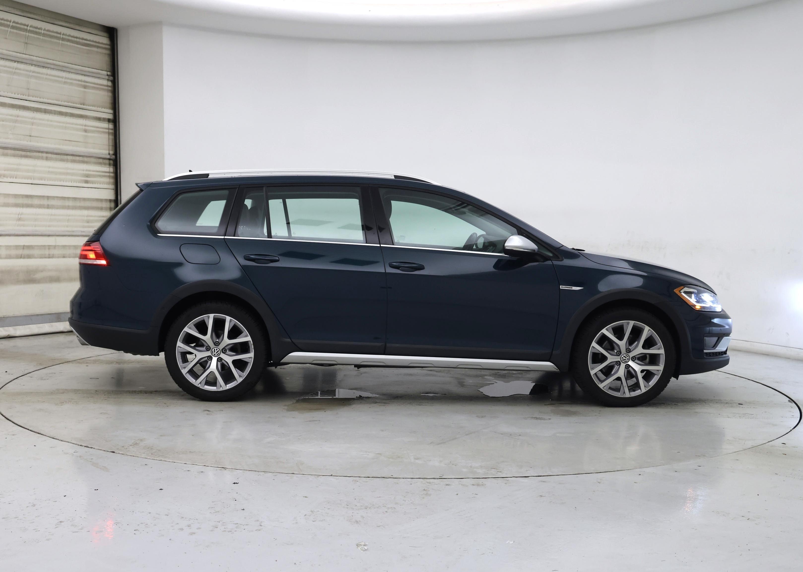 Thumbnail: 2019 Volkswagen Golf - 7