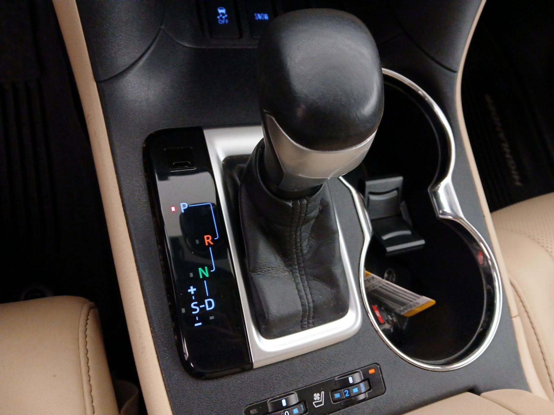 Thumbnail: 2016 Toyota Highlander - 15