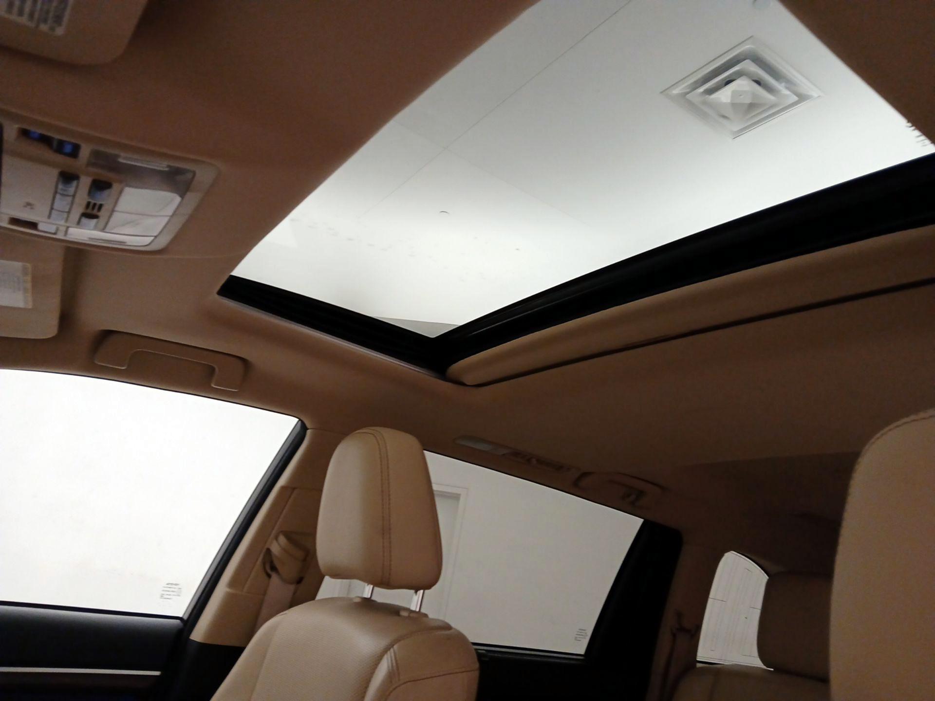 Thumbnail: 2016 Toyota Highlander - 17