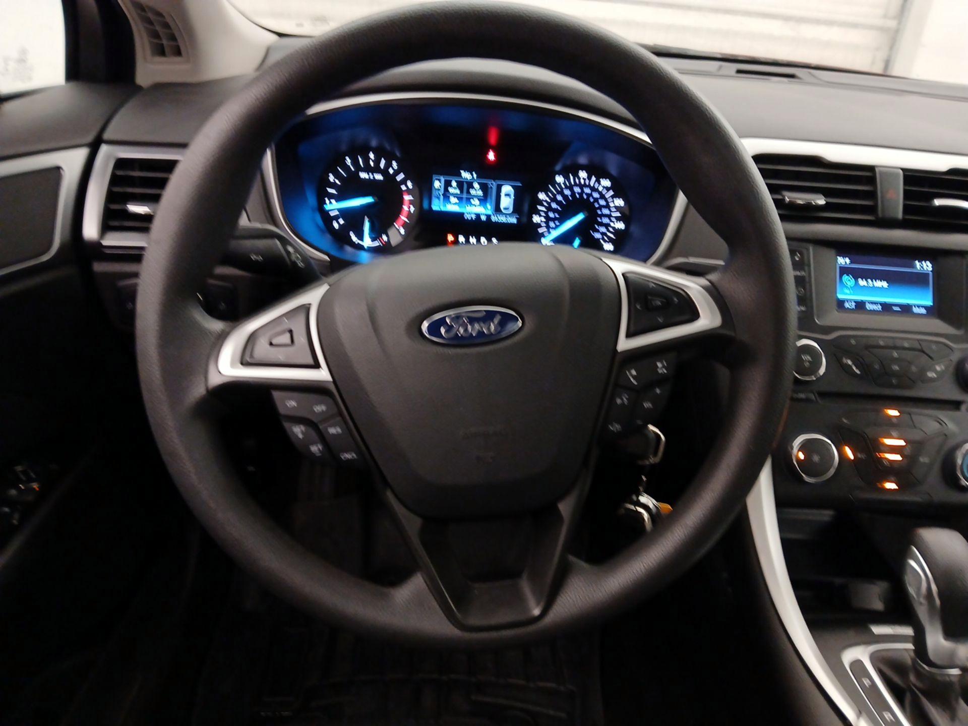 Thumbnail: 2015 Ford Fusion - 10