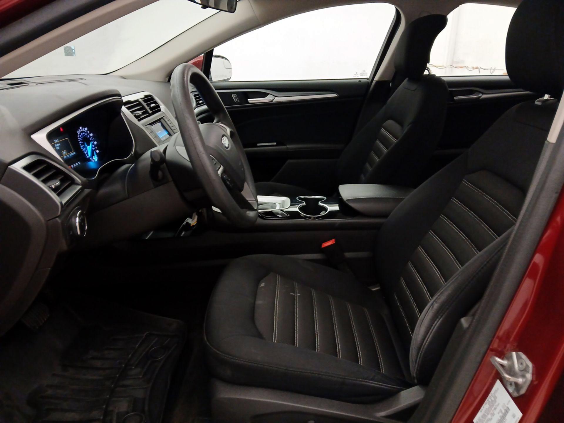Thumbnail: 2015 Ford Fusion - 11