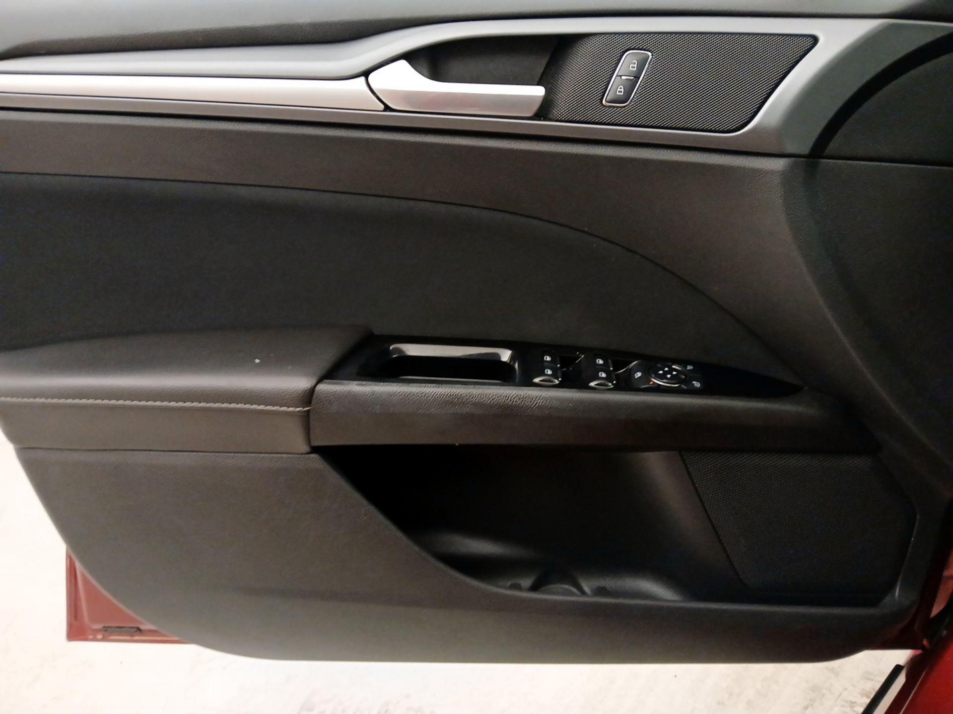 Thumbnail: 2015 Ford Fusion - 12