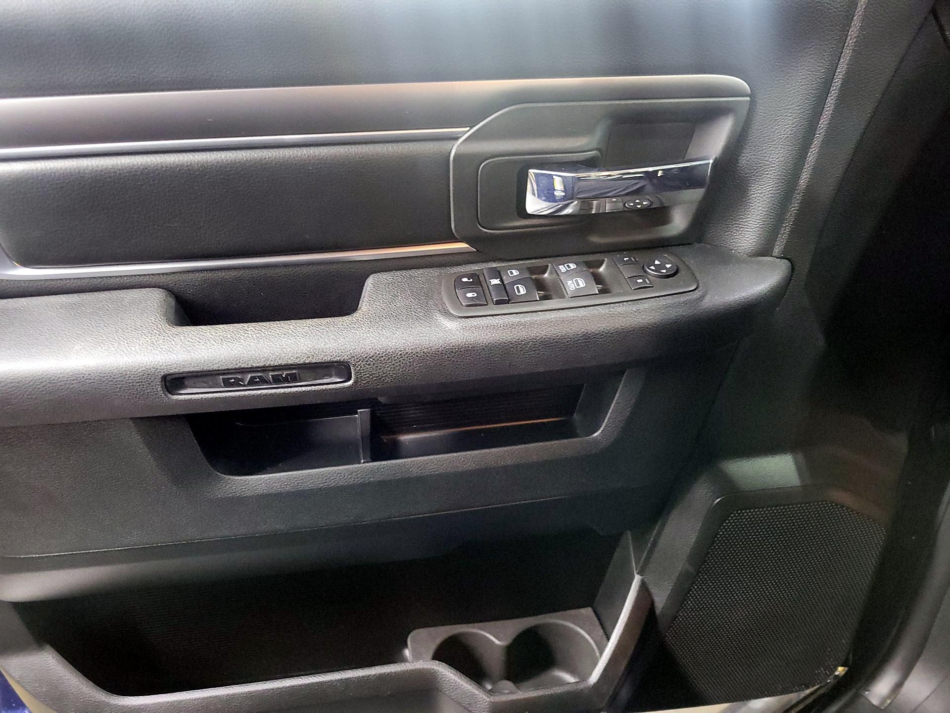 Thumbnail: 2021 RAM 1500 Classic - 12