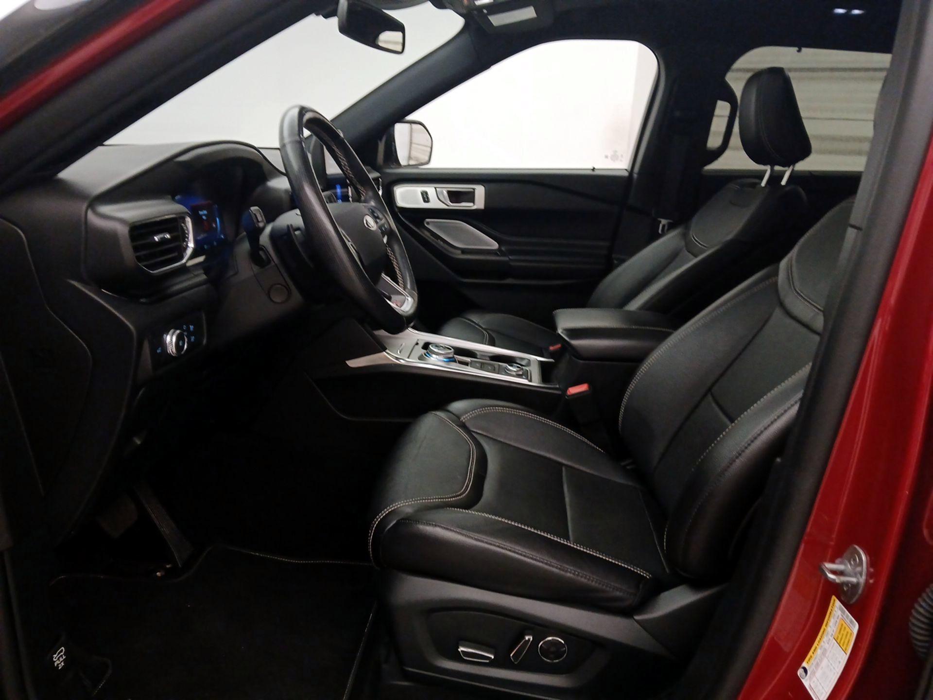 Thumbnail: 2020 Ford Explorer - 11