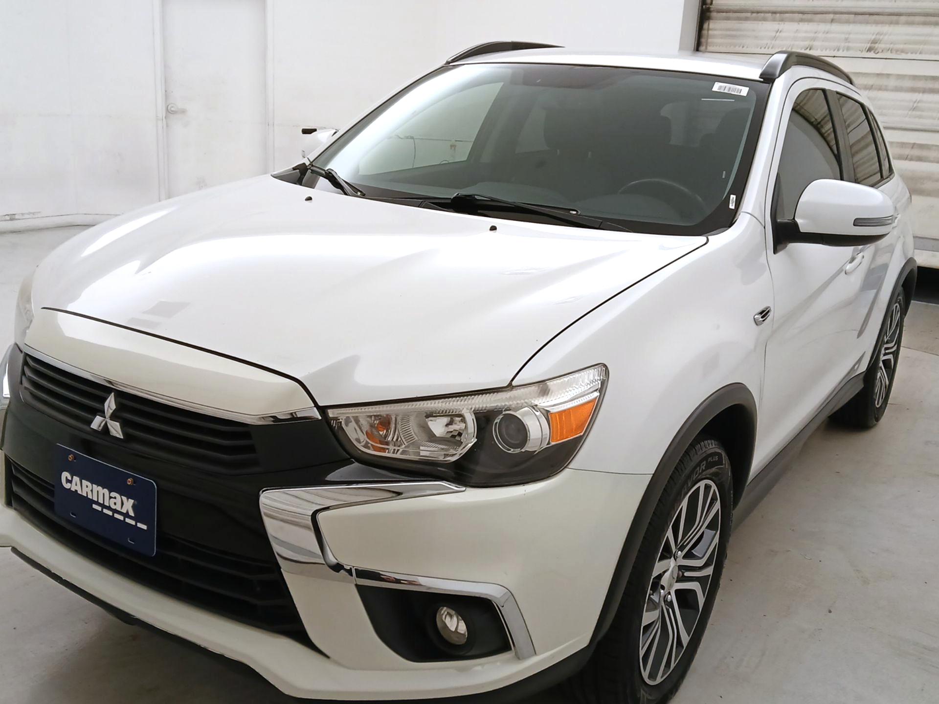 Thumbnail: 2017 Mitsubishi Outlander Sport - 3