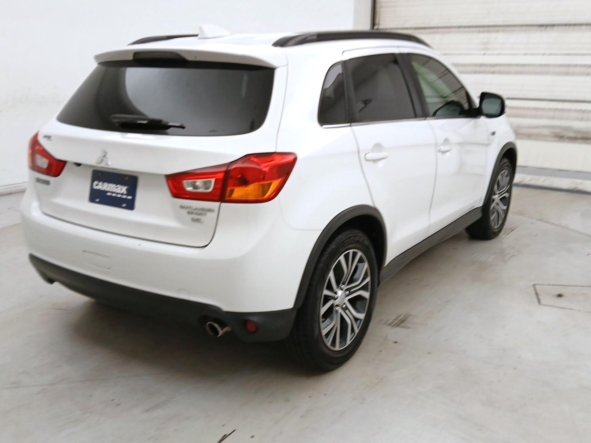 Thumbnail: 2017 Mitsubishi Outlander Sport - 5